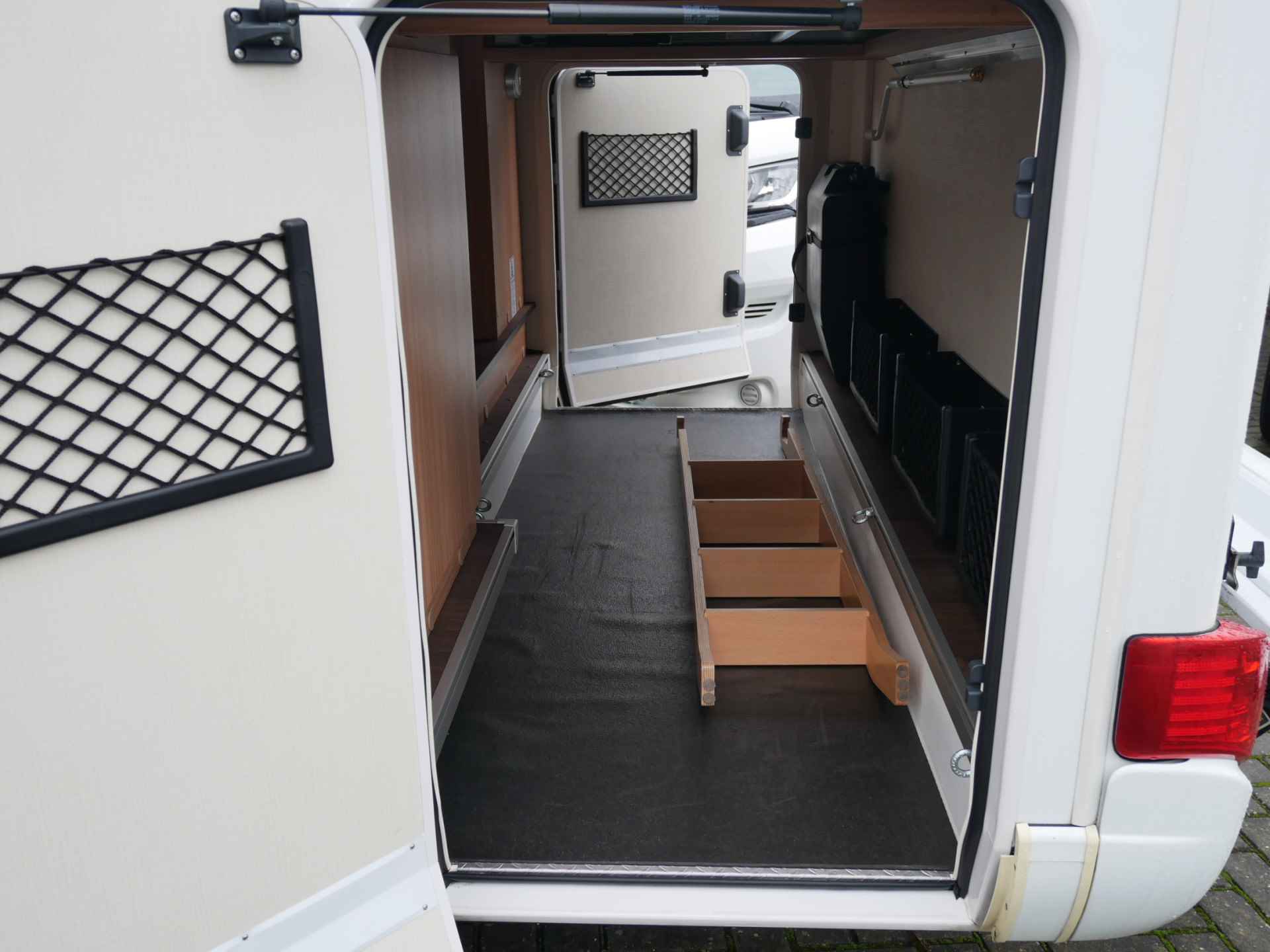 Hymer Tramp T 598 GL Queensbed, Hefbed, Scooter / Fietsendrager! - 26/32
