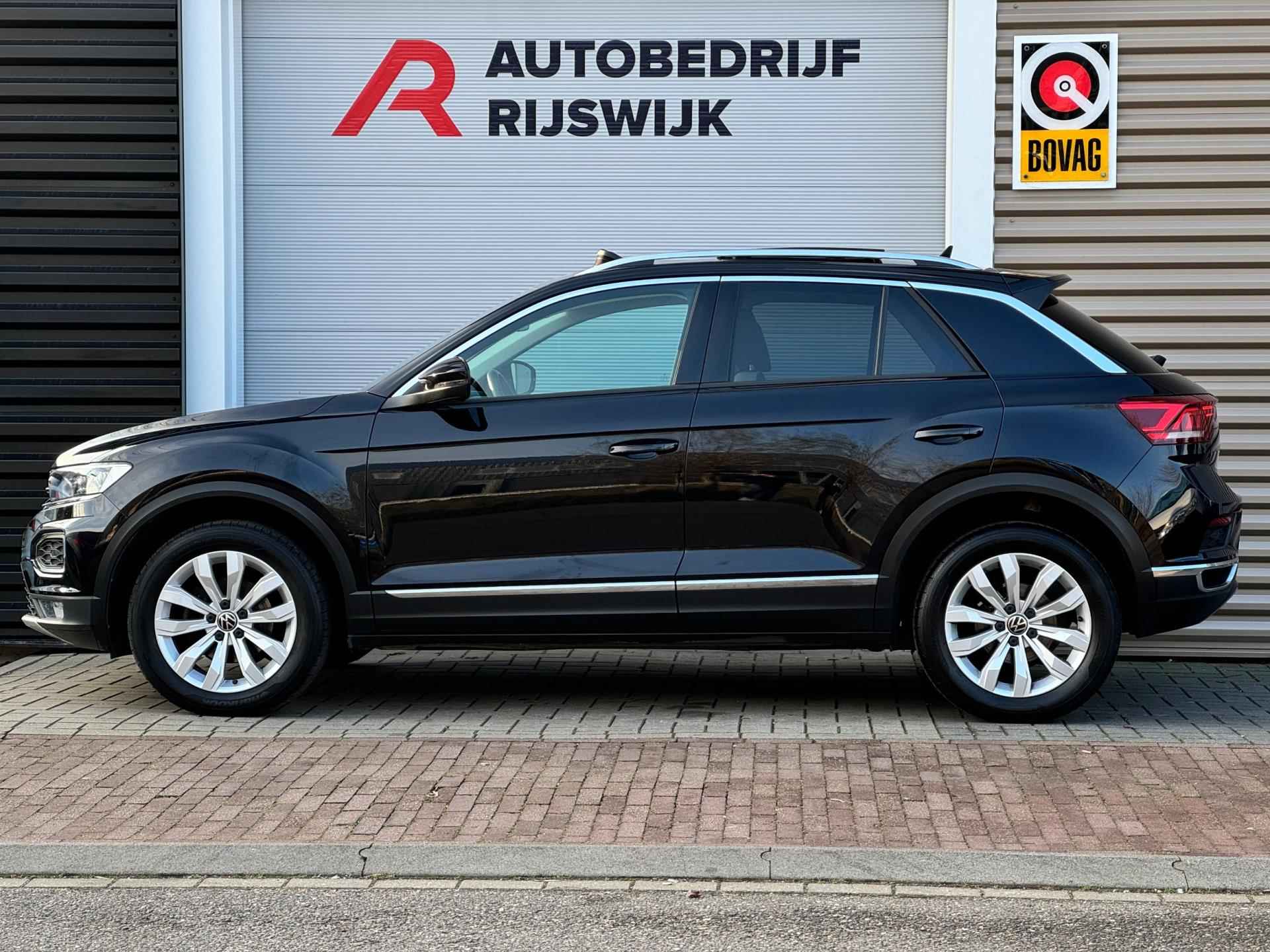 Volkswagen T-Roc 1.5 TSI Sport Pano/Virtual/Keyless/Camera - 2/21