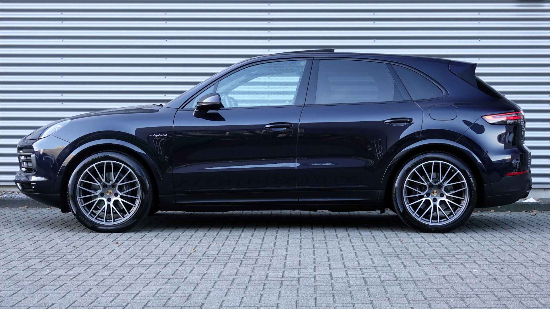 Porsche Cayenne 3.0 E-Hybrid | Panoramadak | Sport Chrono | Luchtvering | Trekhaak | - 2/44