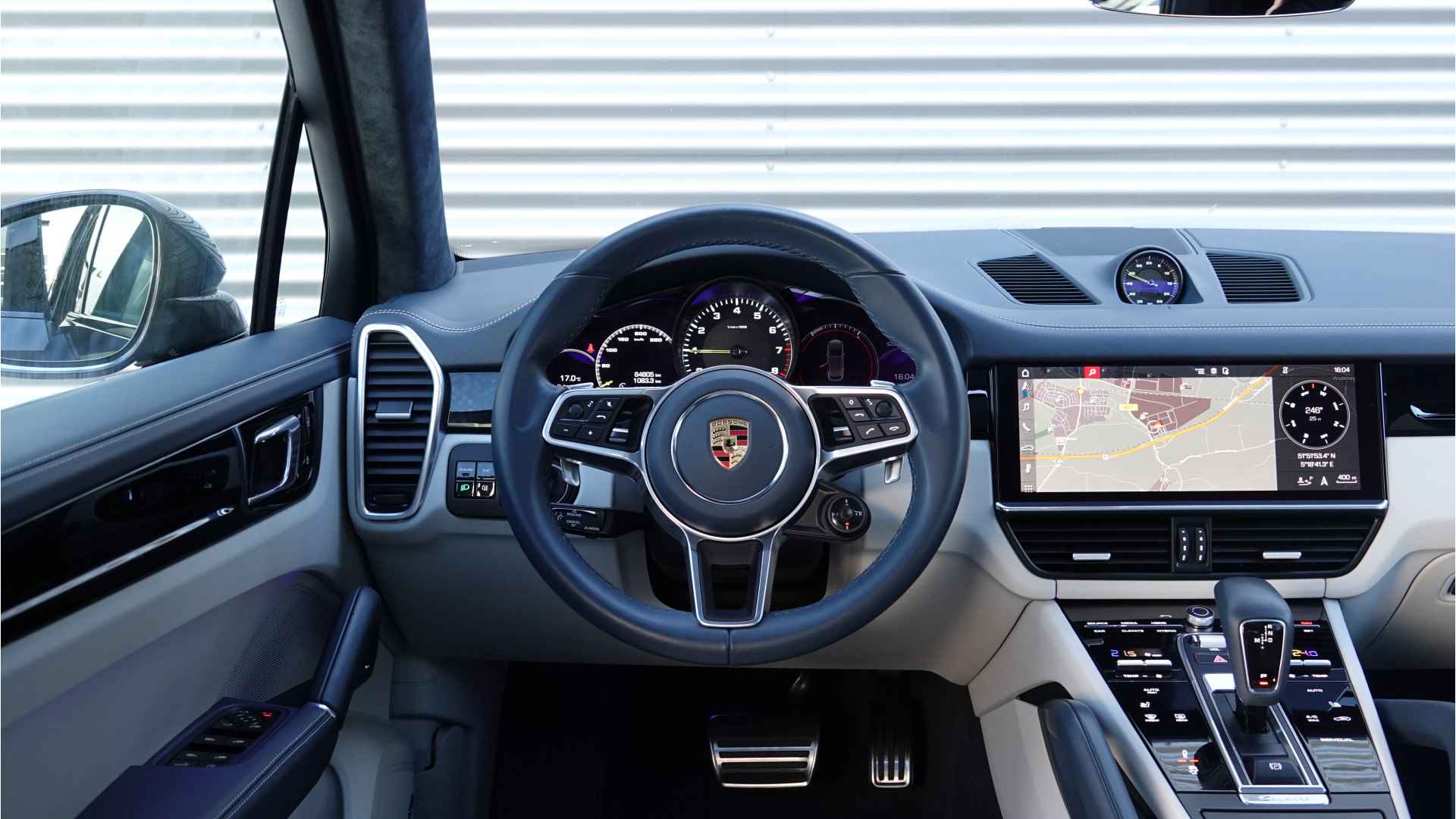 Porsche Cayenne 3.0 E-Hybrid | Panoramadak | Sport Chrono | Luchtvering | Trekhaak | - 15/44