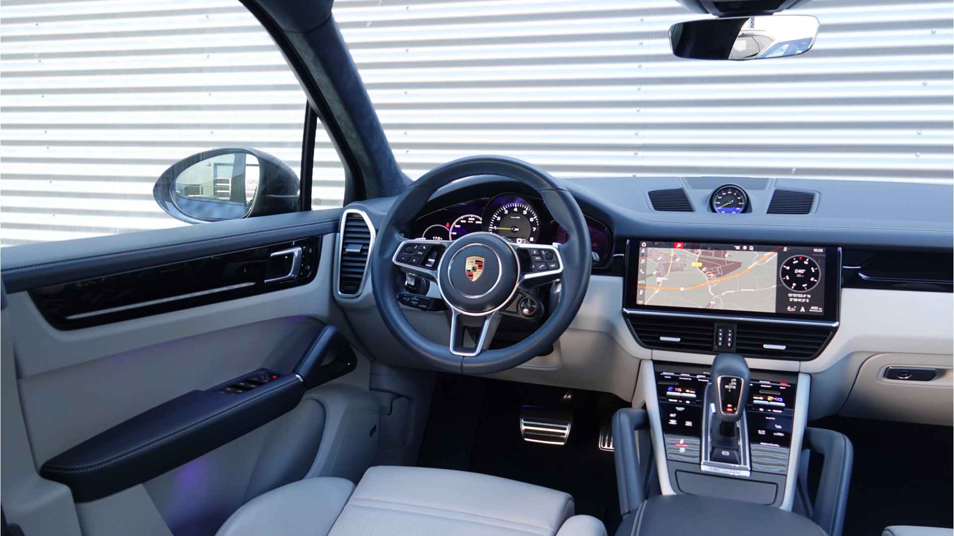 Porsche Cayenne 3.0 E-Hybrid | Panoramadak | Sport Chrono | Luchtvering | Trekhaak | - 44/44