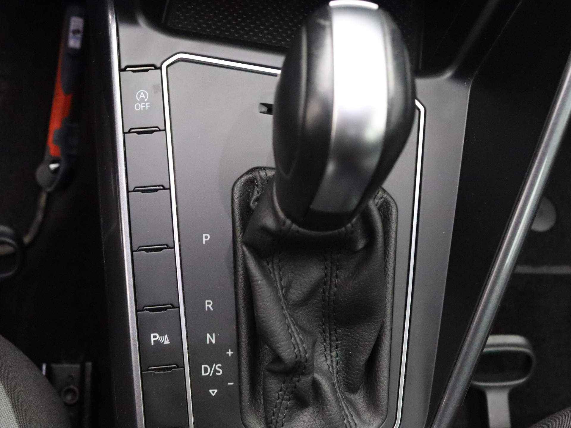 Volkswagen Polo 96pk TSI Highline DSG/AUTOMAAT ALL-IN PRIJS! Airco | Camera | Navi | Parksens. v+a | Stoelverwarming - 21/36