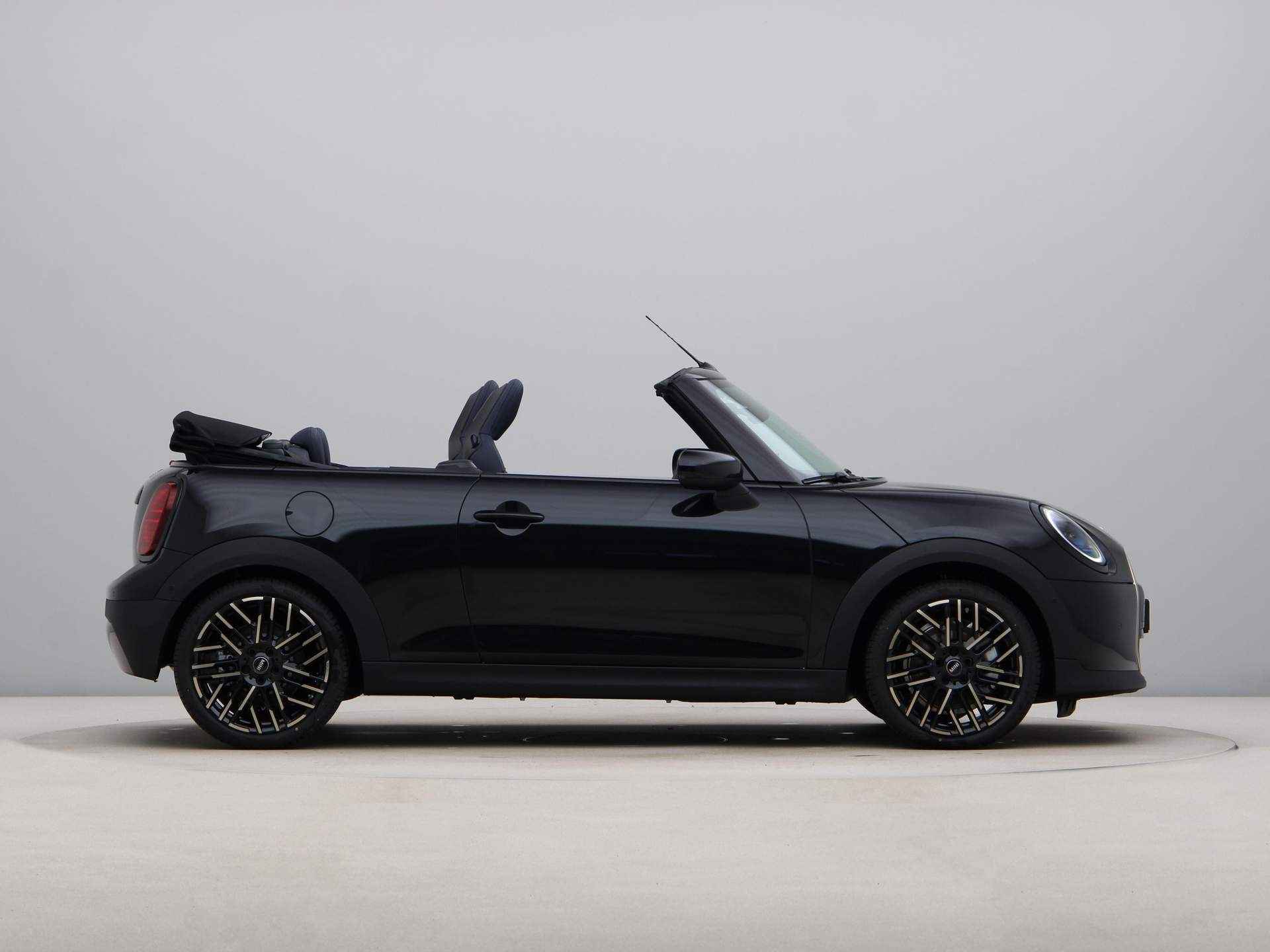 MINI Cooper Cabrio C Favoured Pakket M PRIVATE LEASE EUR 749,- (48 mnd/10.000 km) - 12/32