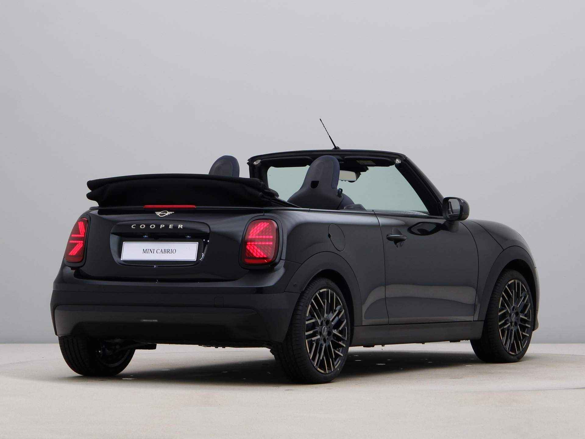 MINI Cooper Cabrio C Favoured Pakket M PRIVATE LEASE EUR 749,- (48 mnd/10.000 km) - 15/32