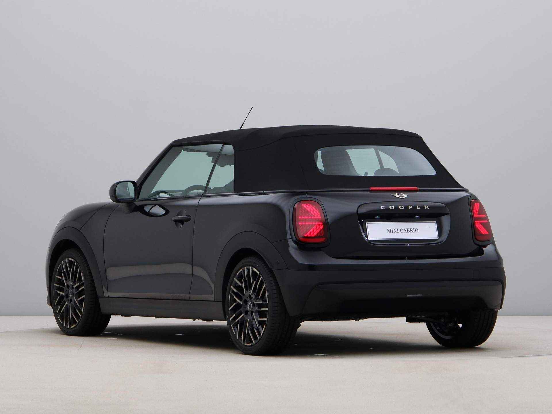 MINI Cooper Cabrio C Favoured Pakket M PRIVATE LEASE EUR 749,- (48 mnd/10.000 km) - 18/32