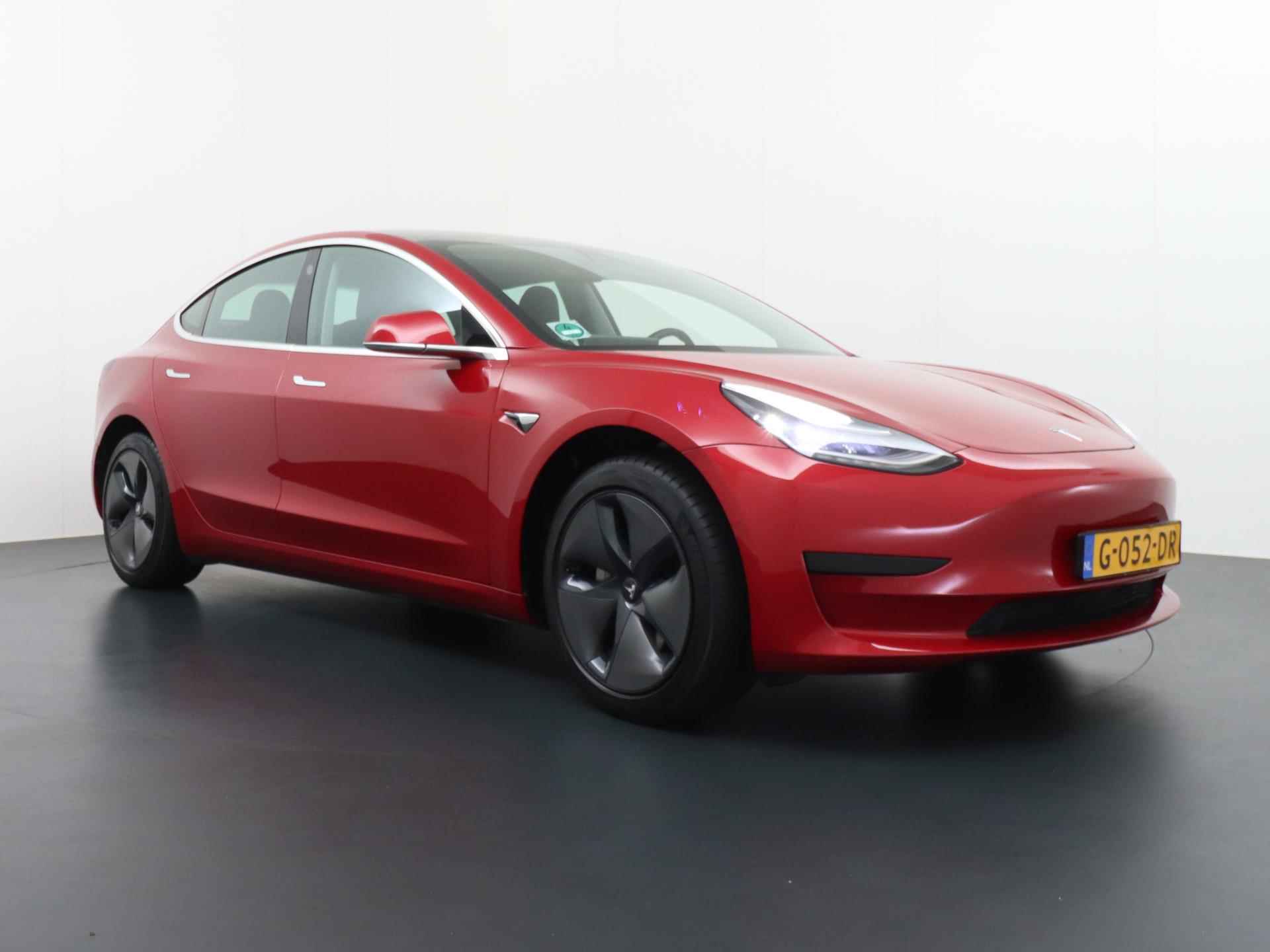 Tesla Model 3 Standard RWD Plus 60 kWh VAN 25.900 VOOR 20.877 EINDEJAARSVOORDEEL 5.023 | RIJKLAAR INCL. 12 MAANDEN BOVAGGARANTIE - 3/45