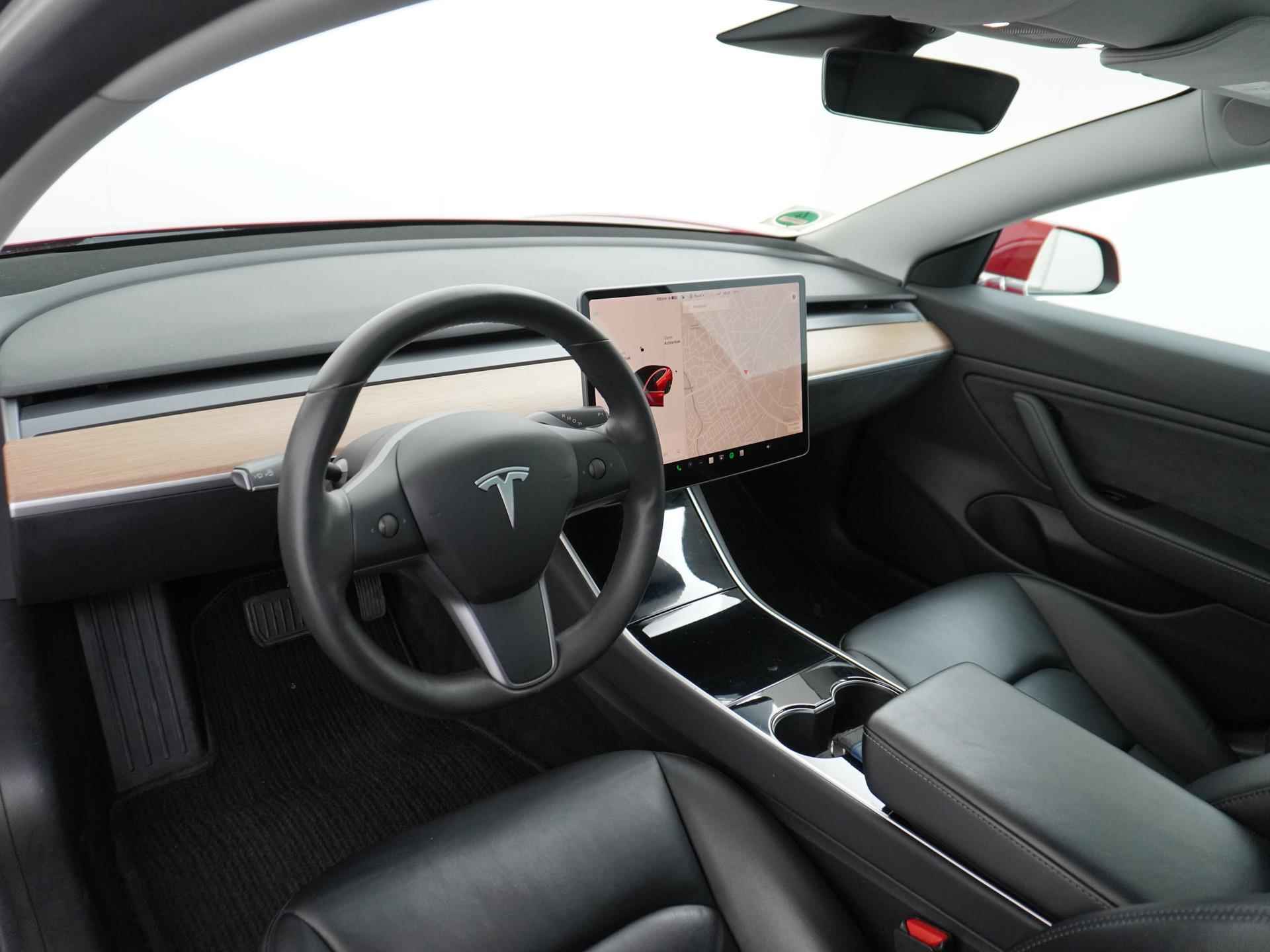 Tesla Model 3 Standard RWD Plus 60 kWh VAN 25.900 VOOR 20.877 EINDEJAARSVOORDEEL 5.023 | RIJKLAAR INCL. 12 MAANDEN BOVAGGARANTIE - 17/45