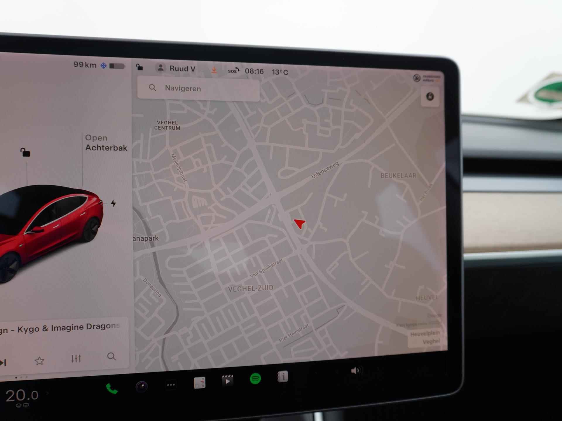 Tesla Model 3 Standard RWD Plus 60 kWh VAN 25.900 VOOR 20.877 EINDEJAARSVOORDEEL 5.023 | RIJKLAAR INCL. 12 MAANDEN BOVAGGARANTIE - 31/45