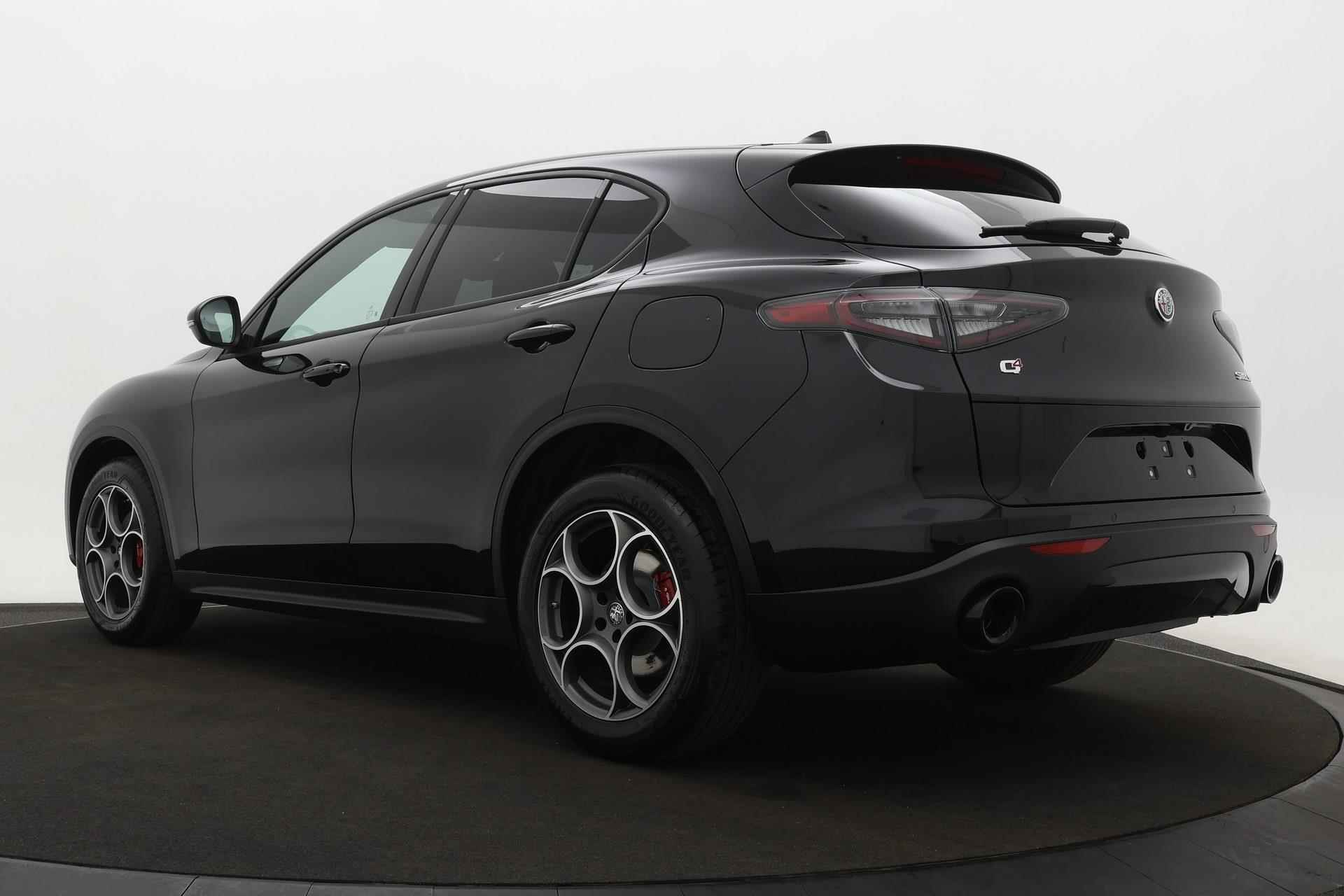 Alfa Romeo Stelvio 2.0 T 280PK GME AWD SPRINT | Leder+mem | Ad. Cruise | Stoel/stuurverw. | Faceliftmodel van €88.155,- nu € 68.445,- - 3/33