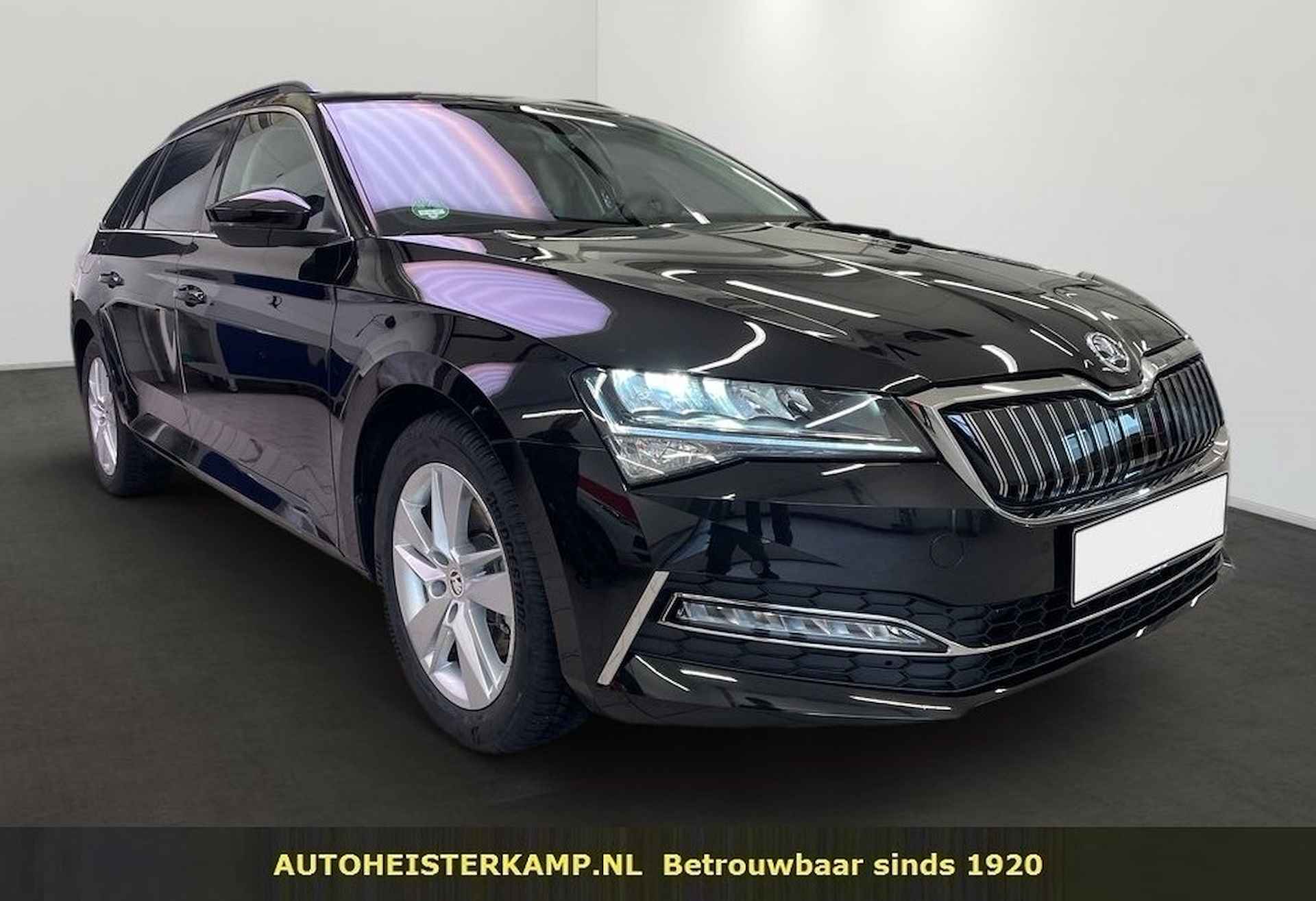 Škoda Superb Combi 1.4 TSI iV Hybrid ACC Navi LED Keyless-Go Standkachel Stoelverwarming - 1/8