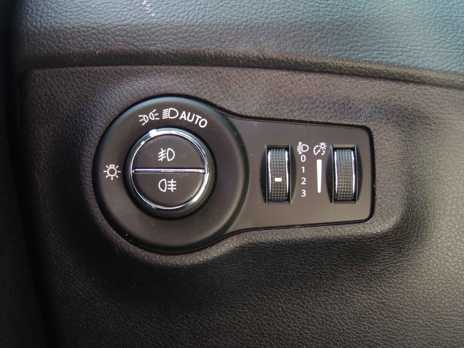 Jeep Compass 1.3T Limited 150Pk Automaat | Navi | Clima | Keyless | Camera | Carplay | Xenon | PDC v+a | - 10/22