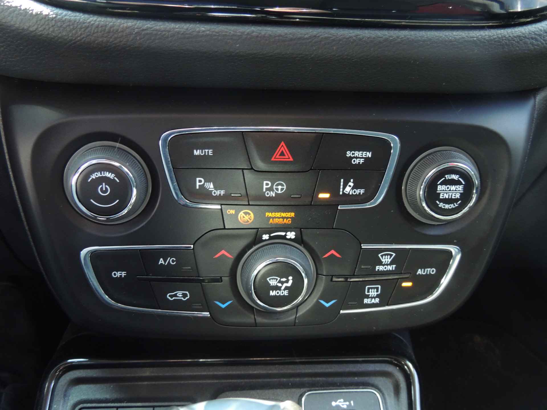 Jeep Compass 1.3T Limited 150Pk Automaat | Navi | Clima | Keyless | Camera | Carplay | Xenon | PDC v+a | - 21/22