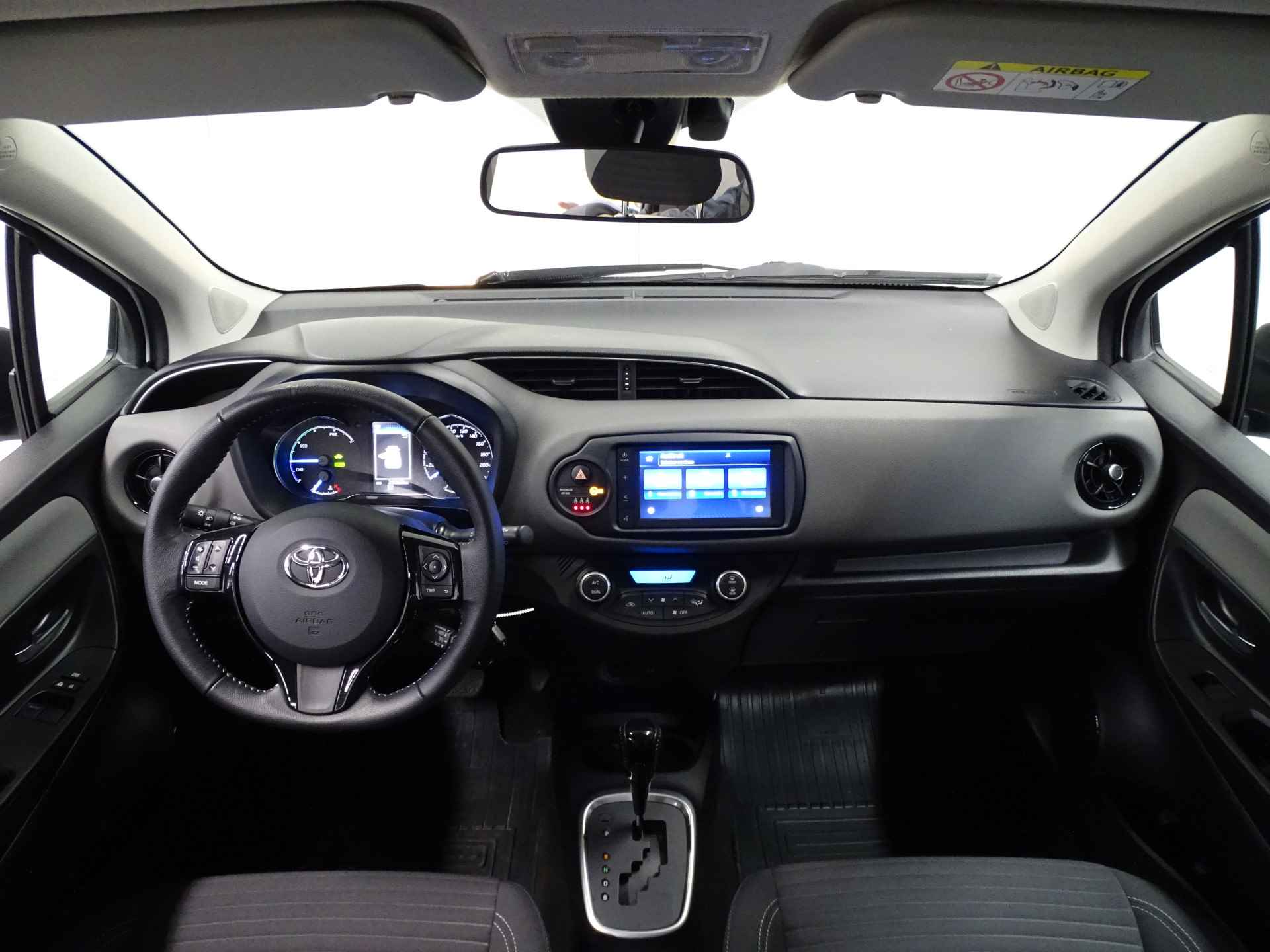 Toyota Yaris 1.5 Hybrid Dynamic Apple carplay - 4/30
