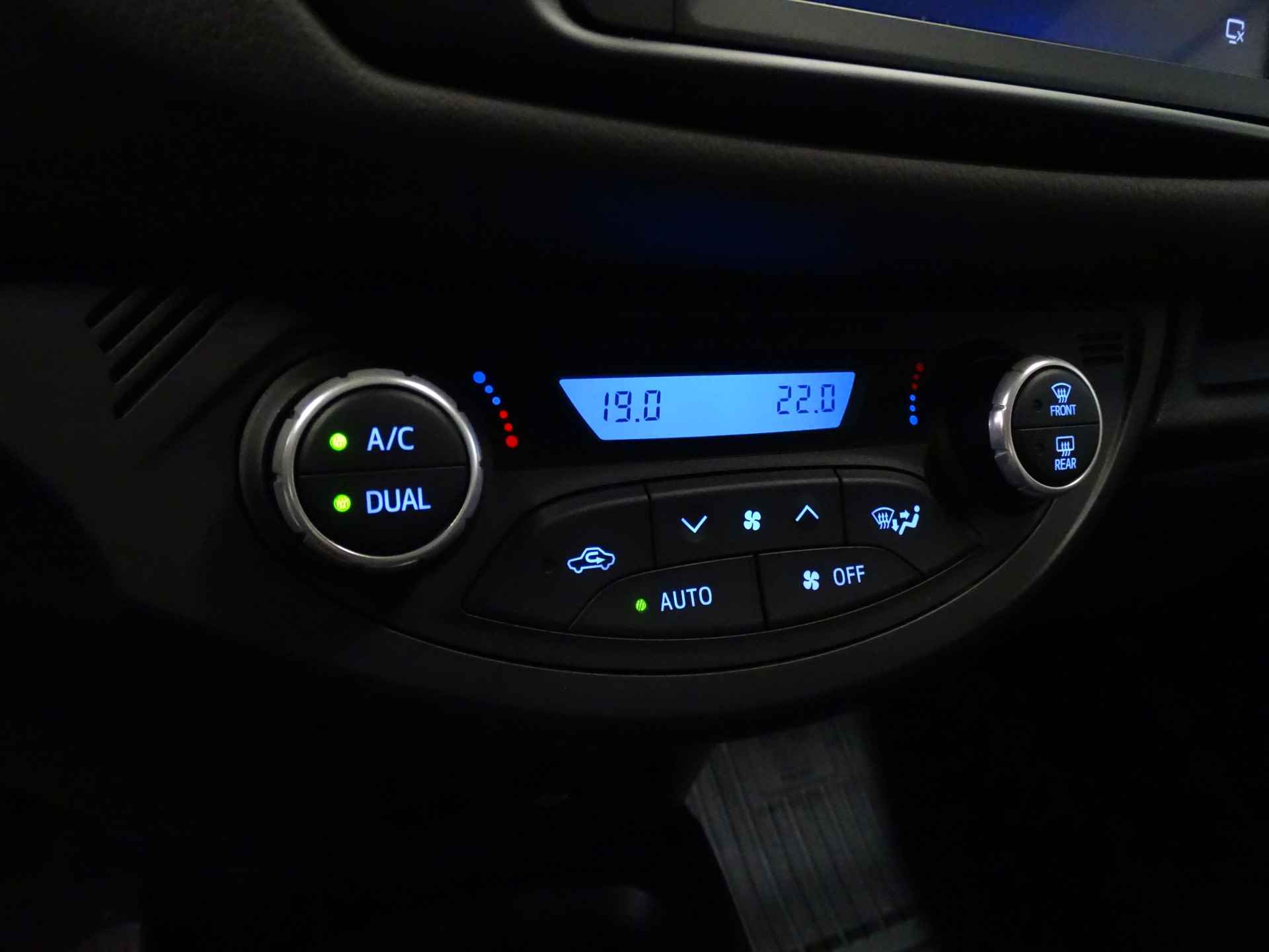 Toyota Yaris 1.5 Hybrid Dynamic Apple carplay - 25/30