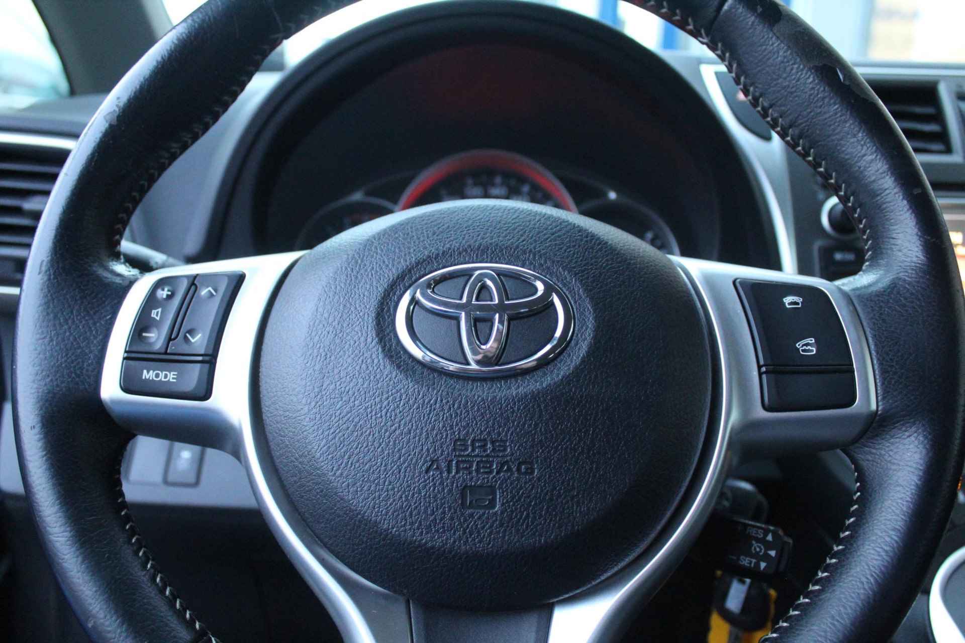 Toyota Verso-S 1.3 VVT-i Aspiration | Nieuwe APK + 2 Nieuwe banden! | Climate Control | Navigatie | Camera | - 8/19