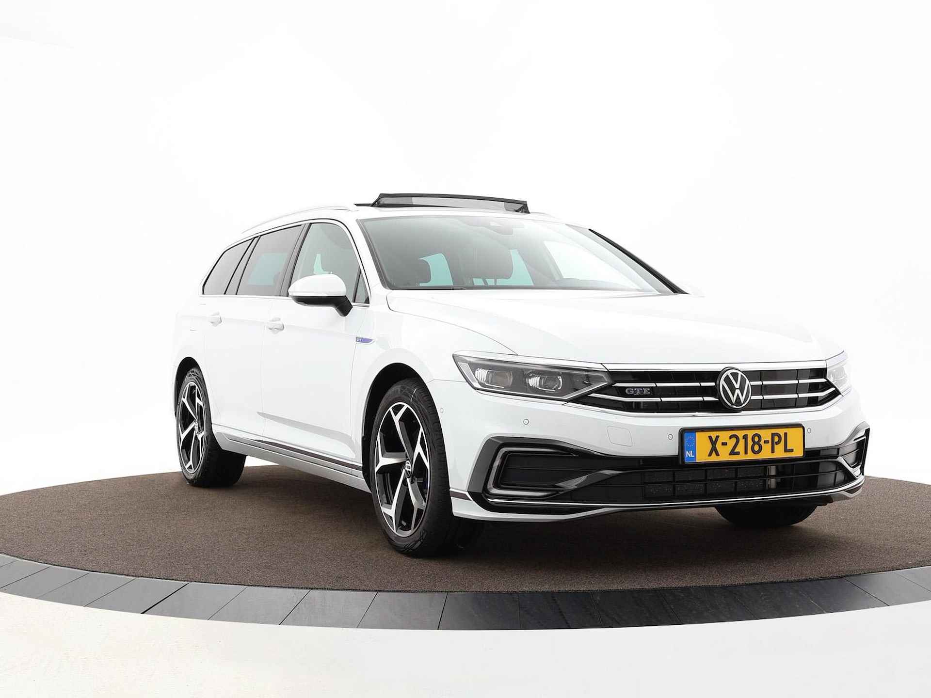 Volkswagen Passat Variant GTE Business 1.4 Tsi 218pk DSG eHybrid Variant · Keyless · 360 Camera · Panoramadak · Trekhaak · IQ.Light · 18'' Inch · Garantie t/m 28-12-2027 of 100.000km - 38/53