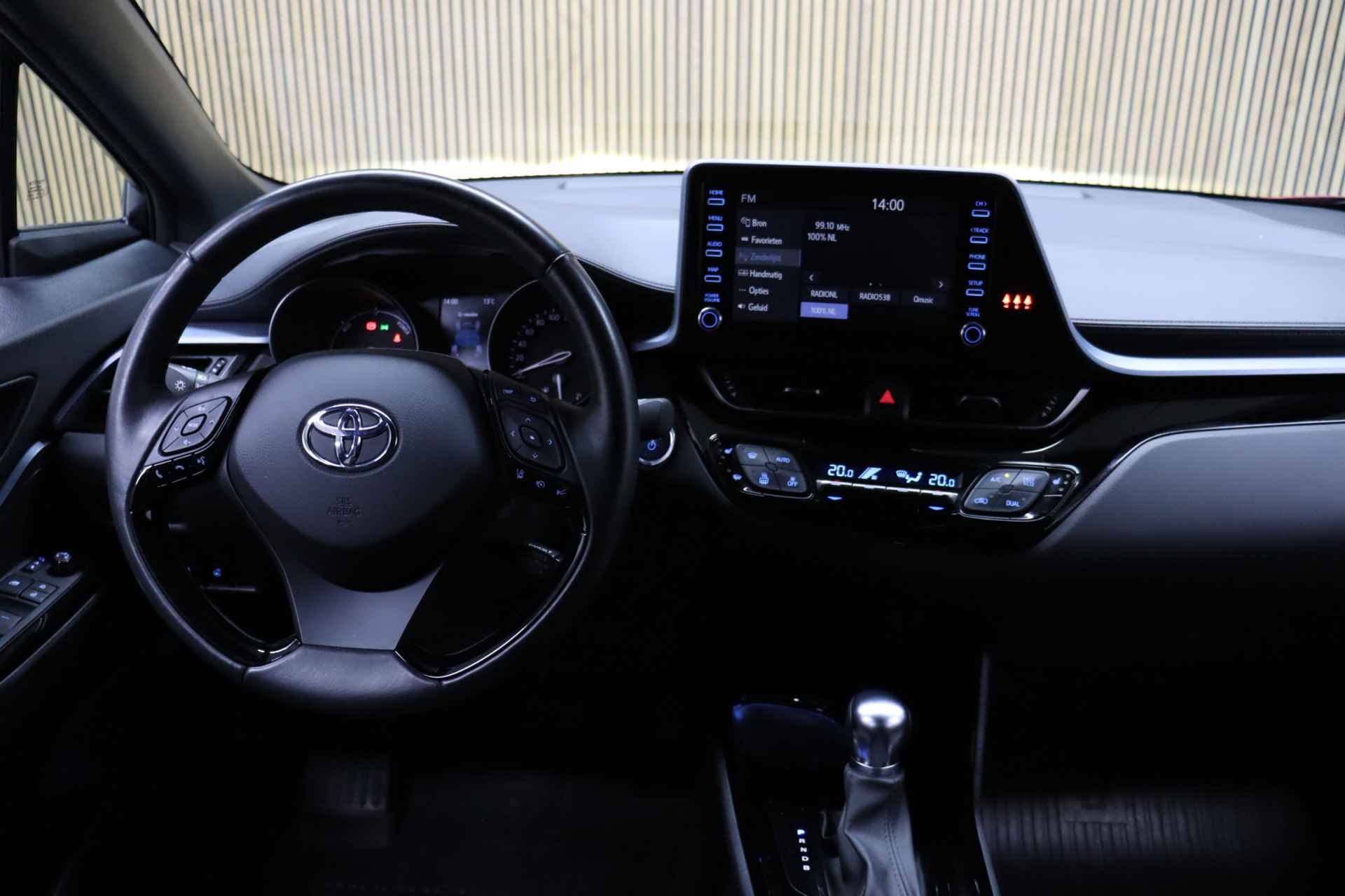 Toyota C-HR 1.8 Hybrid Club Premium | Bi-Tone | Cruise-control | Dodehoekdetectie | Full led - 31/38