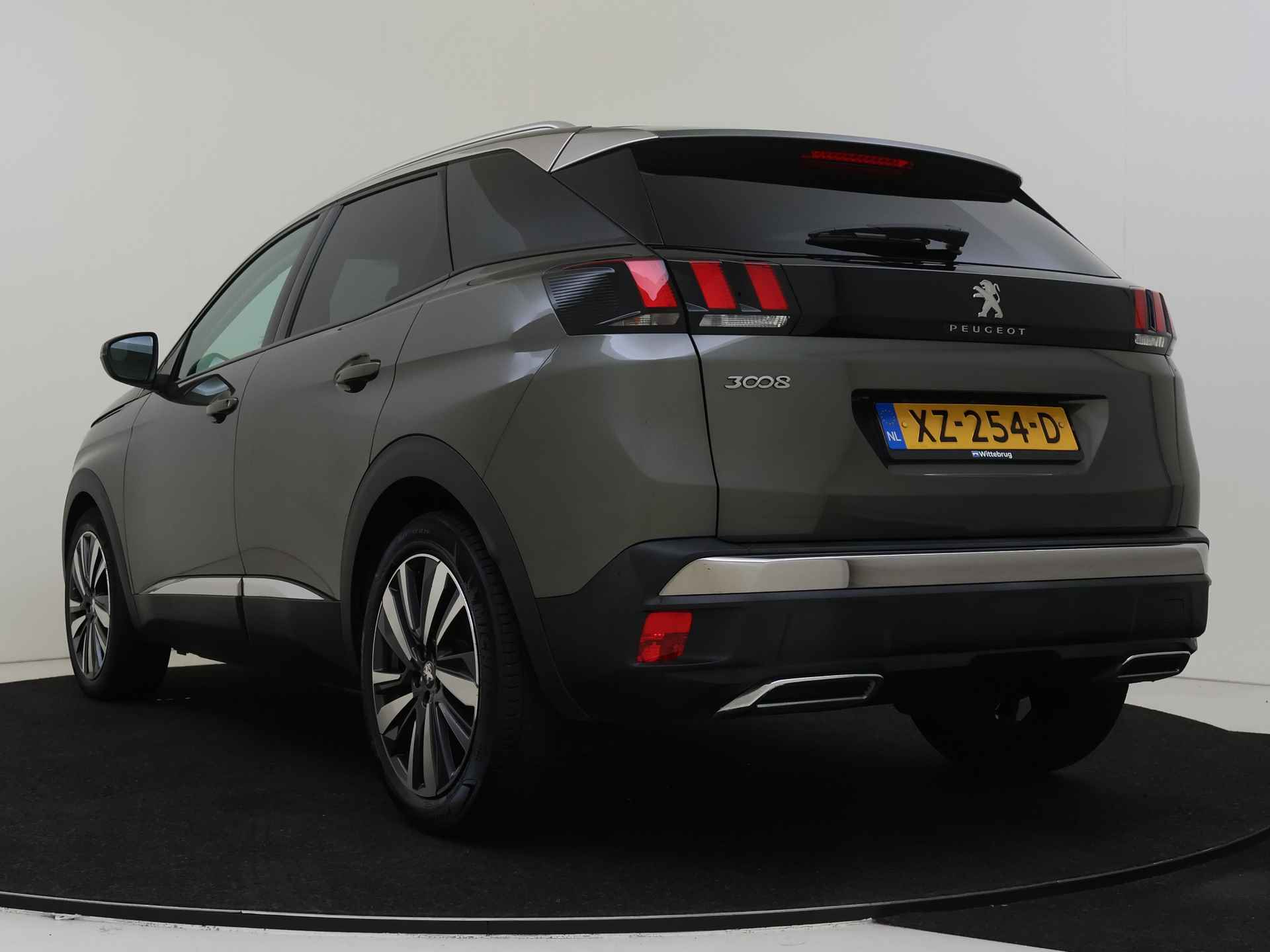 Peugeot 3008 1.2 PureTech Allure | Navigatie | Climate Control | Lederen Bekleding met Stoelverwarming - 5/34