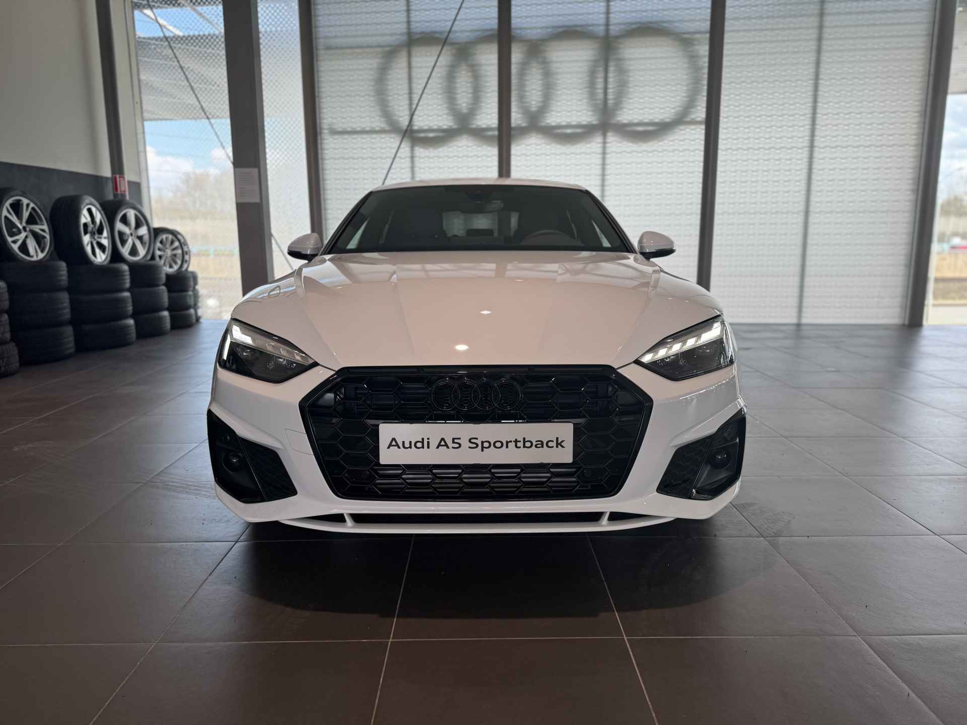 Audi A5 Sportback 35 TFSI 150pk S edition Competition | Optiekpakket zwart plus | Achteruitrijcamera | Stoelverwarming - 2/22