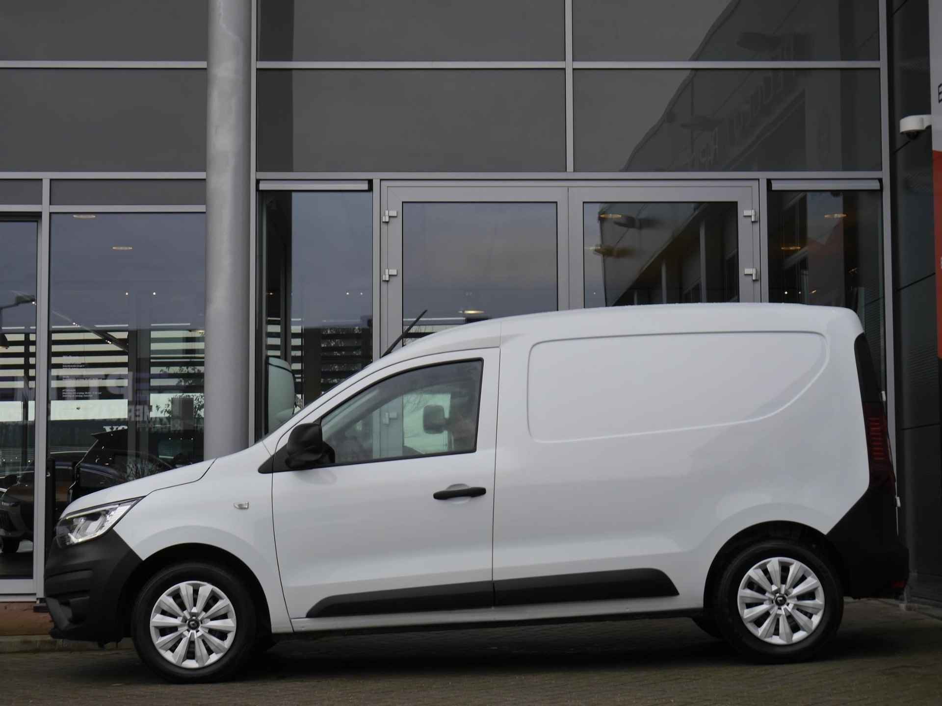 Renault Express 1.5 dCi 95 Comfort + | Airco | Mistlampen | Cruise control | Navigatie | Armleuning | Parkeersensoren achter - 2/28