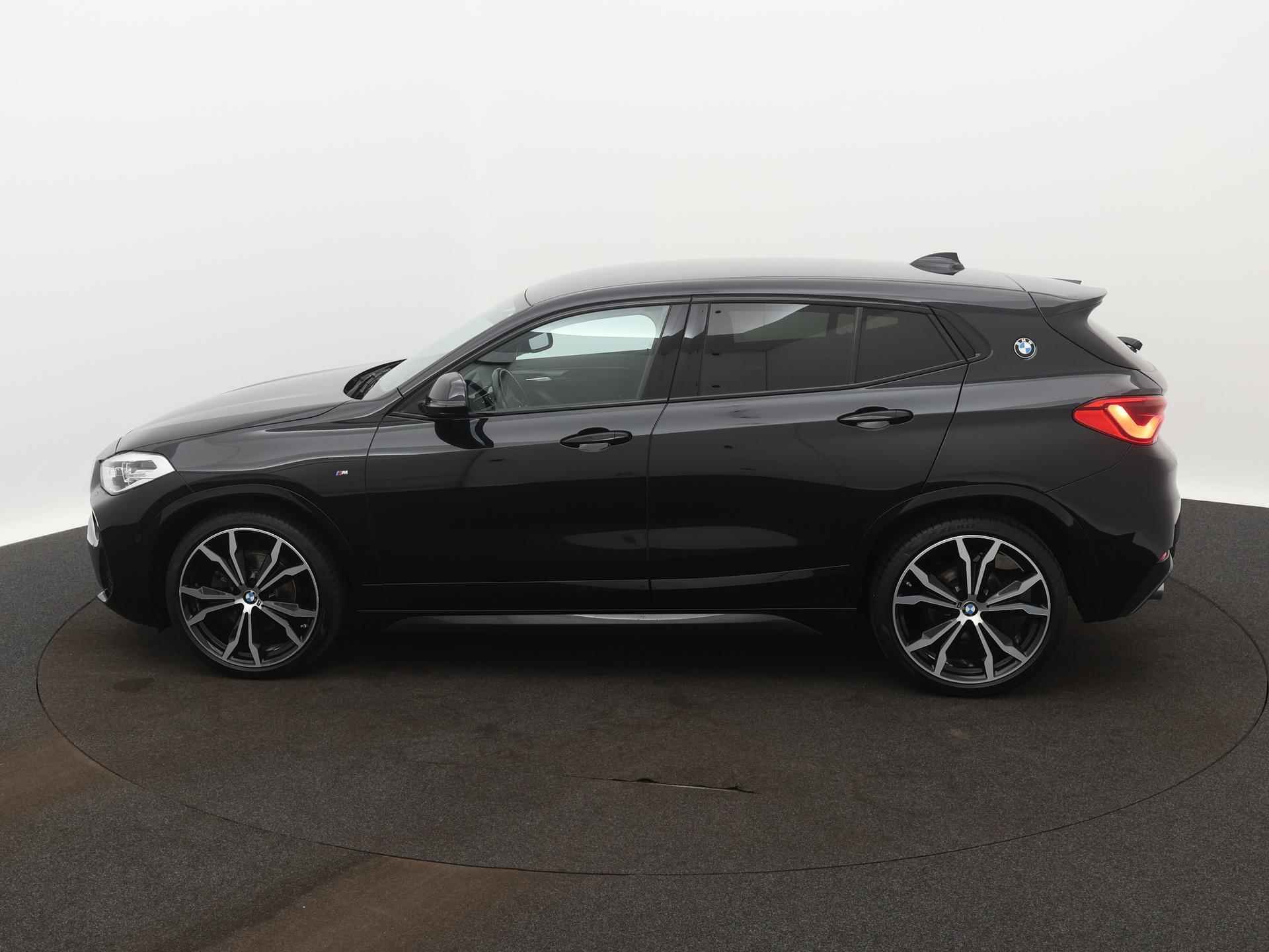 BMW X2 sDrive18i High Executive | M PAKKET | SFEERVERLICHTING | LED VERLICHTING | ELEKTRISCHE ACHTERKLEP | CLIMATE CONTROL | KEYLESS START | - 2/18