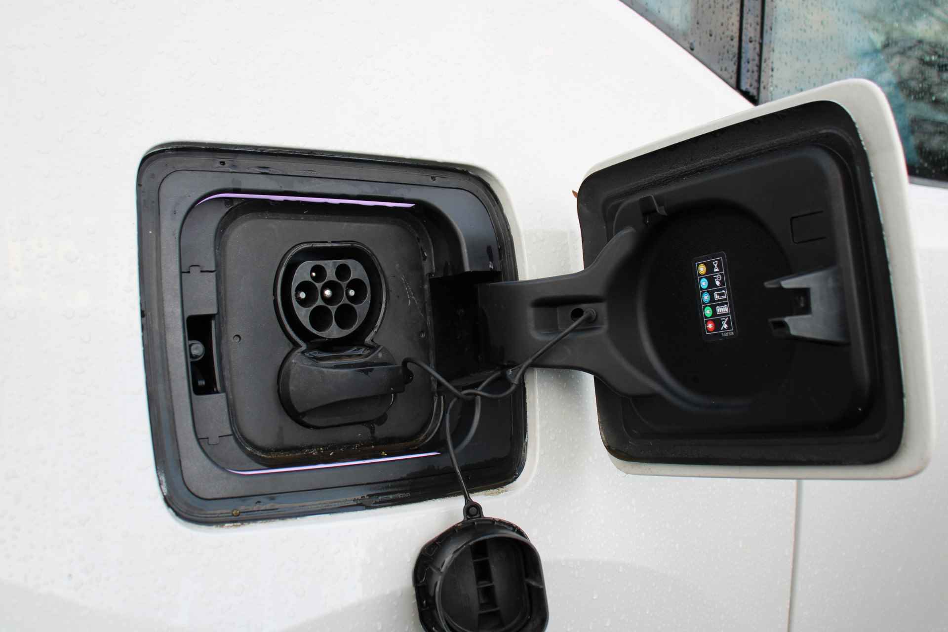 BMW i3 BASIS COMFORT ADVANCE 22 KWH | NAVI-PROF | CAMERA | CLIMA | STOELVERWARMING | CRUISE | LM. VELGEN | PARK SENS V+A - 43/50