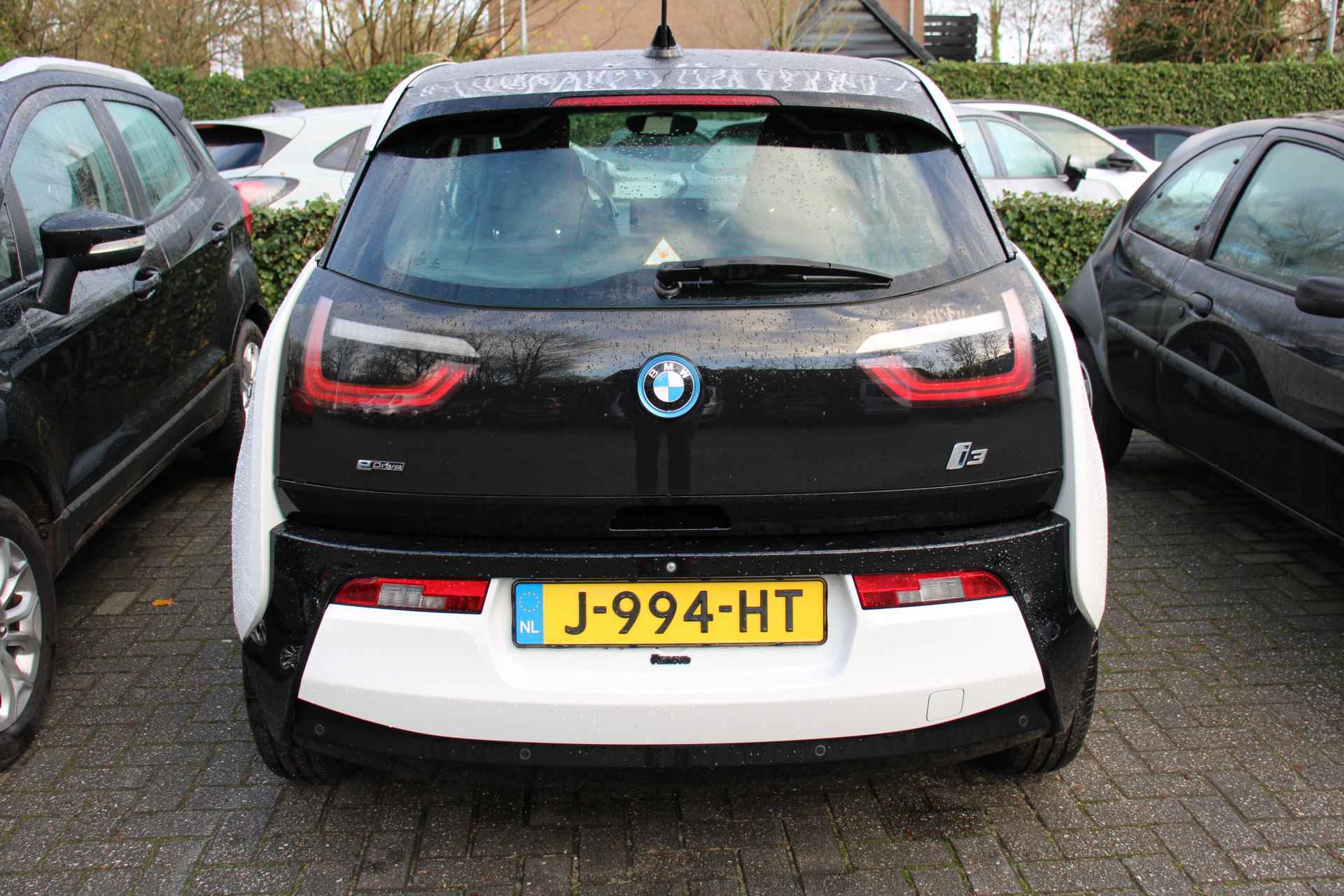 BMW i3 BASIS COMFORT ADVANCE 22 KWH | NAVI-PROF | CAMERA | CLIMA | STOELVERWARMING | CRUISE | LM. VELGEN | PARK SENS V+A - 45/50