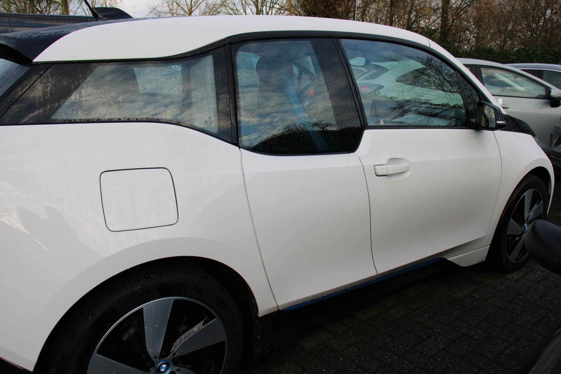 BMW i3 BASIS COMFORT ADVANCE 22 KWH | NAVI-PROF | CAMERA | CLIMA | STOELVERWARMING | CRUISE | LM. VELGEN | PARK SENS V+A - 47/50