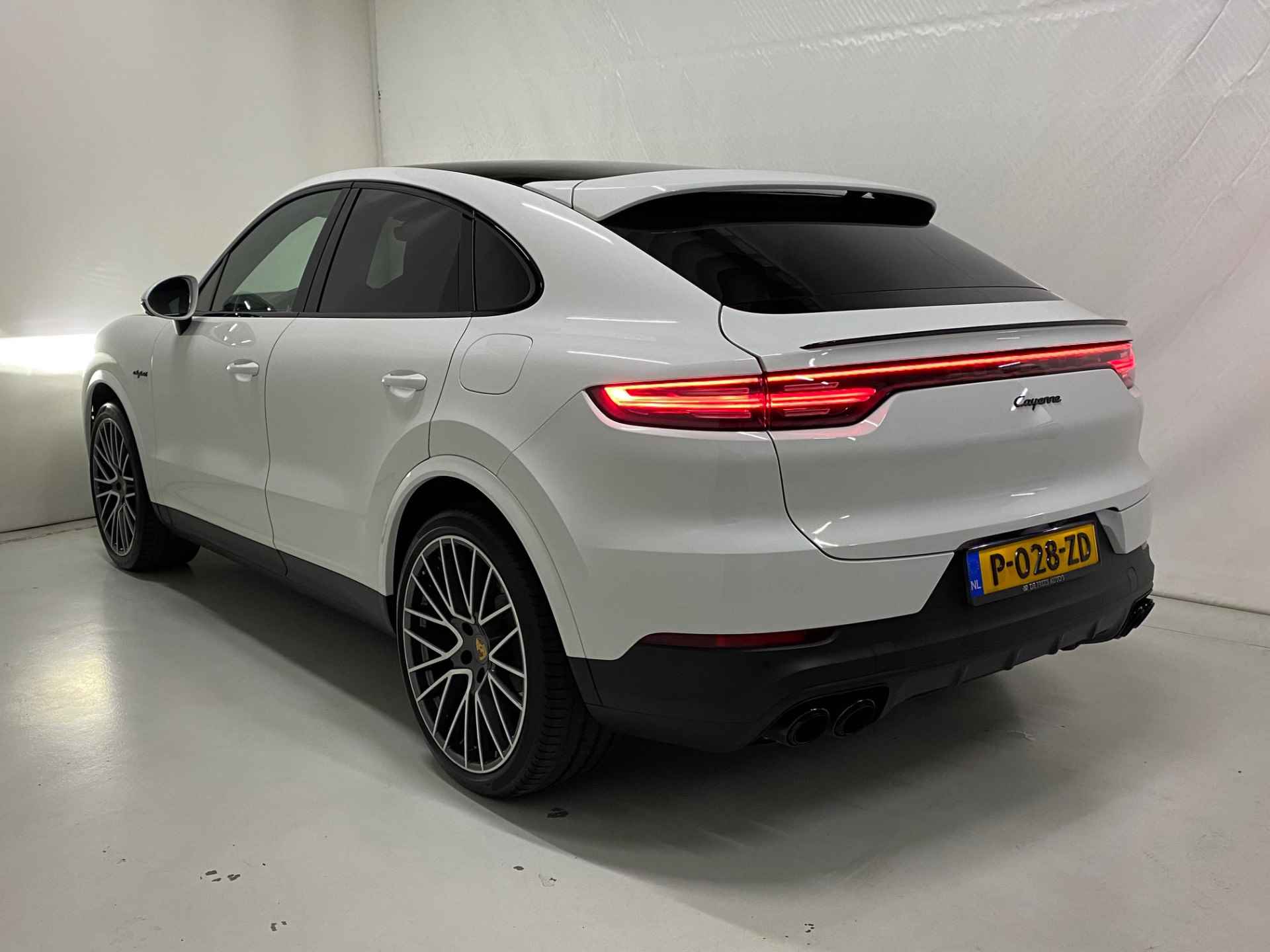 Porsche Cayenne Coupé 3.0 E-Hybrid 21inch ACC Sportchrono Luchtv. 360°camera Stoelen Leder+Memo 21inch - 7/50