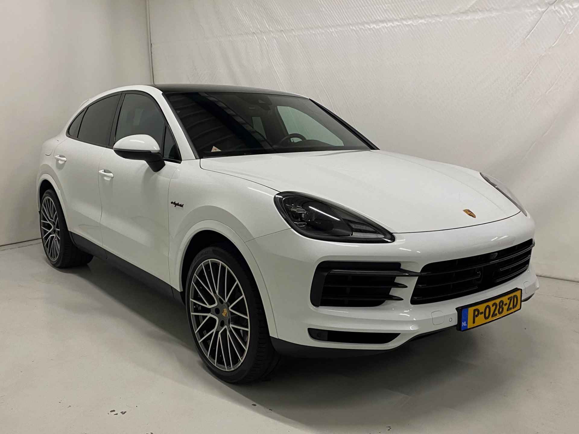 Porsche Cayenne Coupé 3.0 E-Hybrid 21inch ACC Sportchrono Luchtv. 360°camera Stoelen Leder+Memo 21inch - 13/50