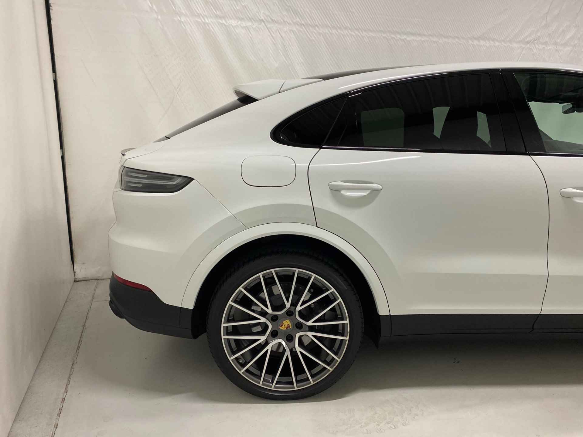 Porsche Cayenne Coupé 3.0 E-Hybrid 21inch ACC Sportchrono Luchtv. 360°camera Stoelen Leder+Memo 21inch - 42/50