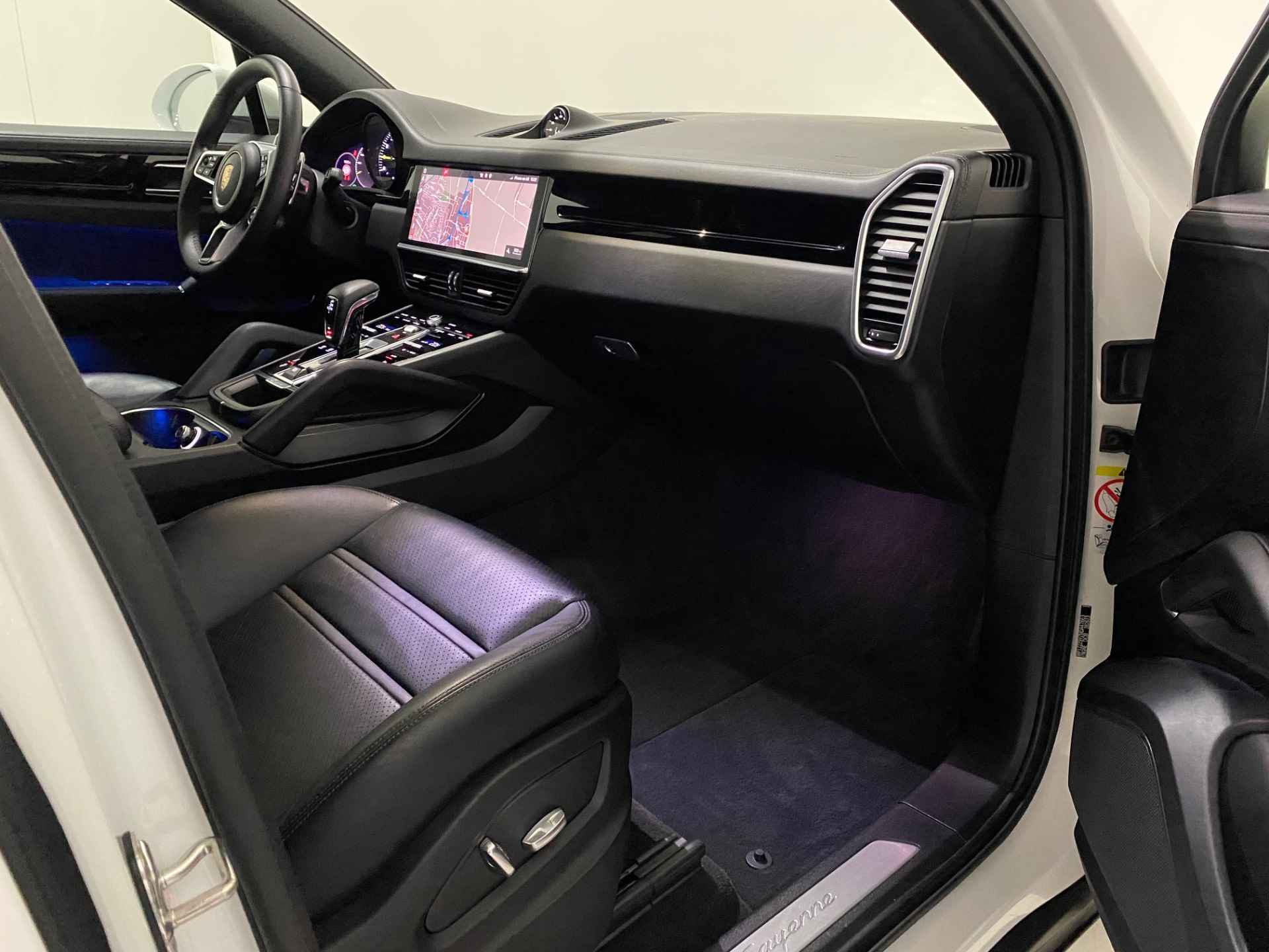 Porsche Cayenne Coupé 3.0 E-Hybrid 21inch ACC Sportchrono Luchtv. 360°camera Stoelen Leder+Memo 21inch - 46/50