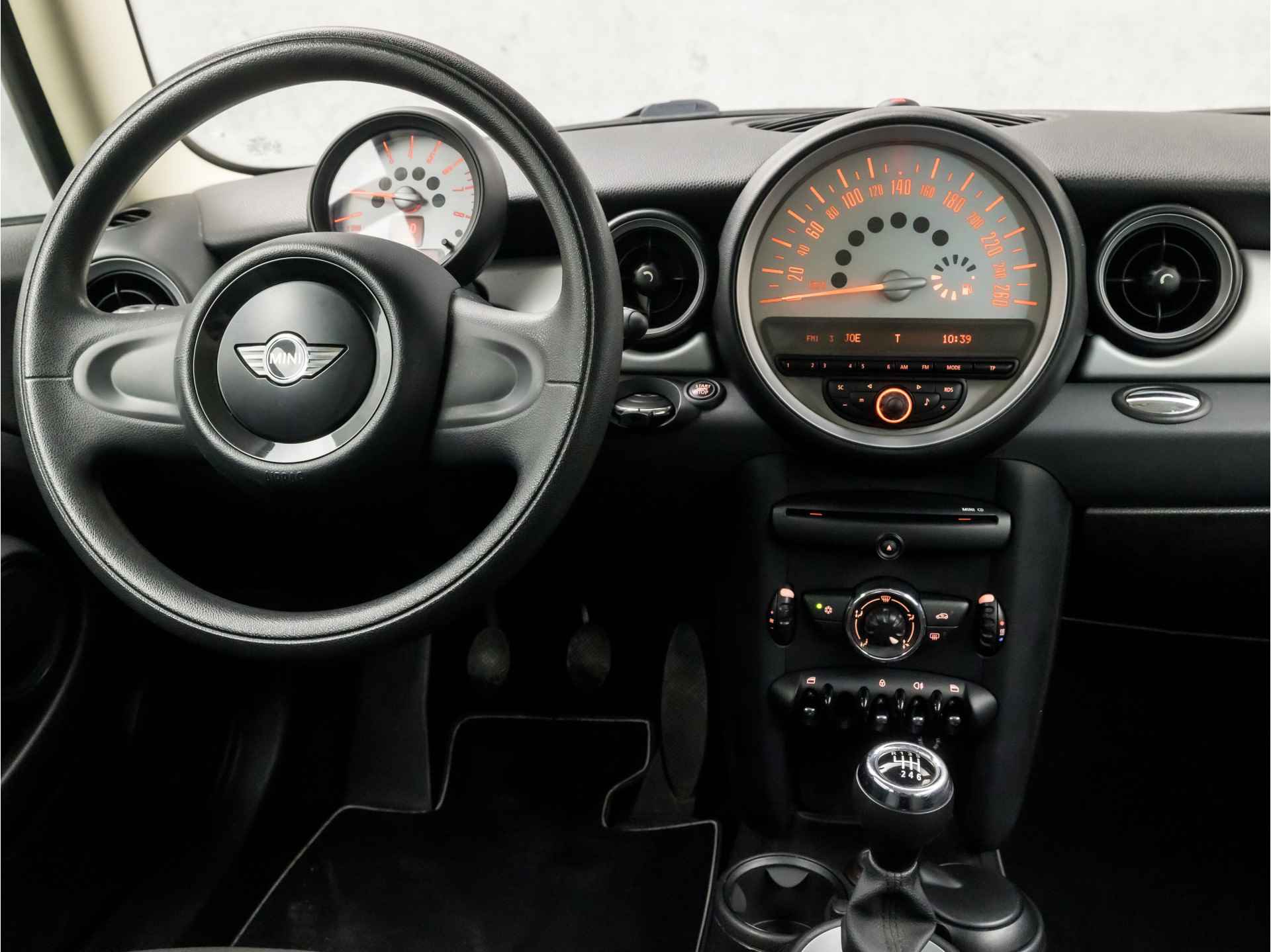 MINI Mini 1.6 One Sport (AIRCO, RADIO, ARMSTEUN, SPORTSTOELEN, ELEK PAKKET, LM VELGEN, NIEUWE APK, NIEUWSTAAT) - 7/24