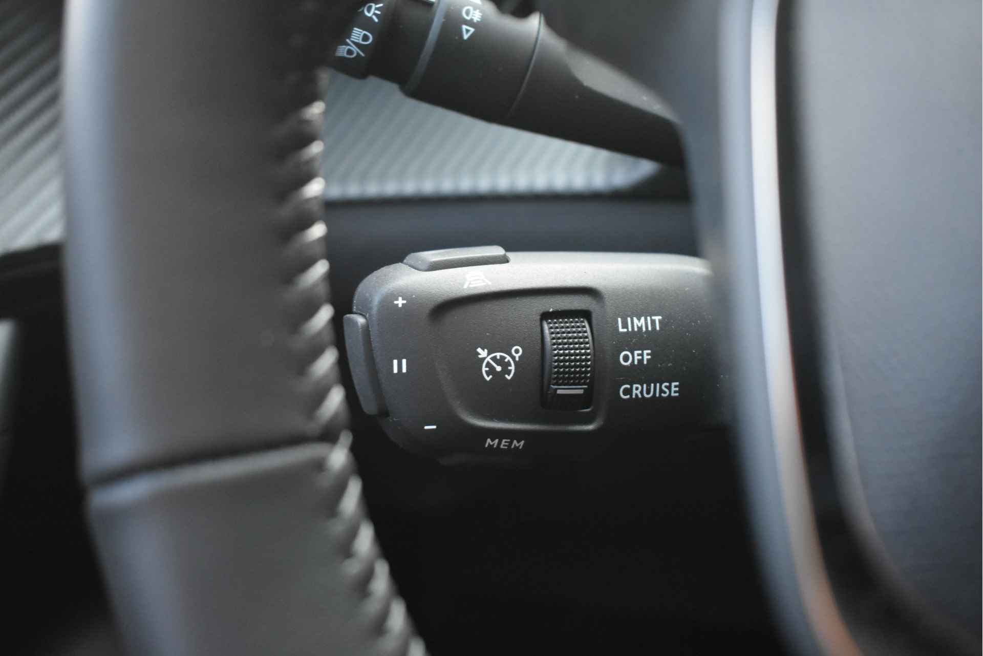 Peugeot 2008 1.2 PureTech 100 Allure DEMO-DEAL! | NW Model! | Adaptive Cruise | 360 Camera | Keyless-Entry | Navigatie Pro | Dodehoek-Detecti - 20/52