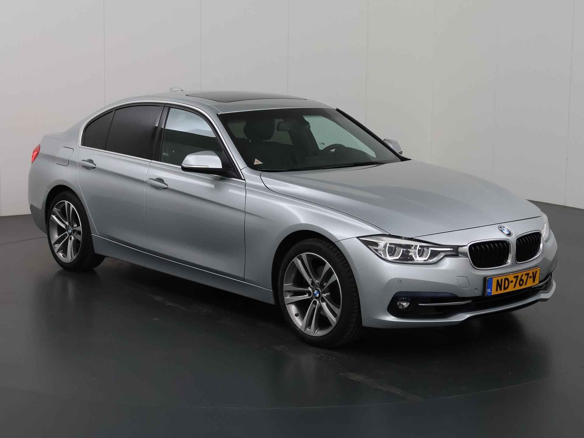 BMW 3-serie 330e Centennial High Executive Sportline | Schuif-/kanteldak | Navigatie | Sportstoelen | Parkeersensoren | Stoelverwarming | Keyless Go | Carplay | Stoelverwarming | - 24/37