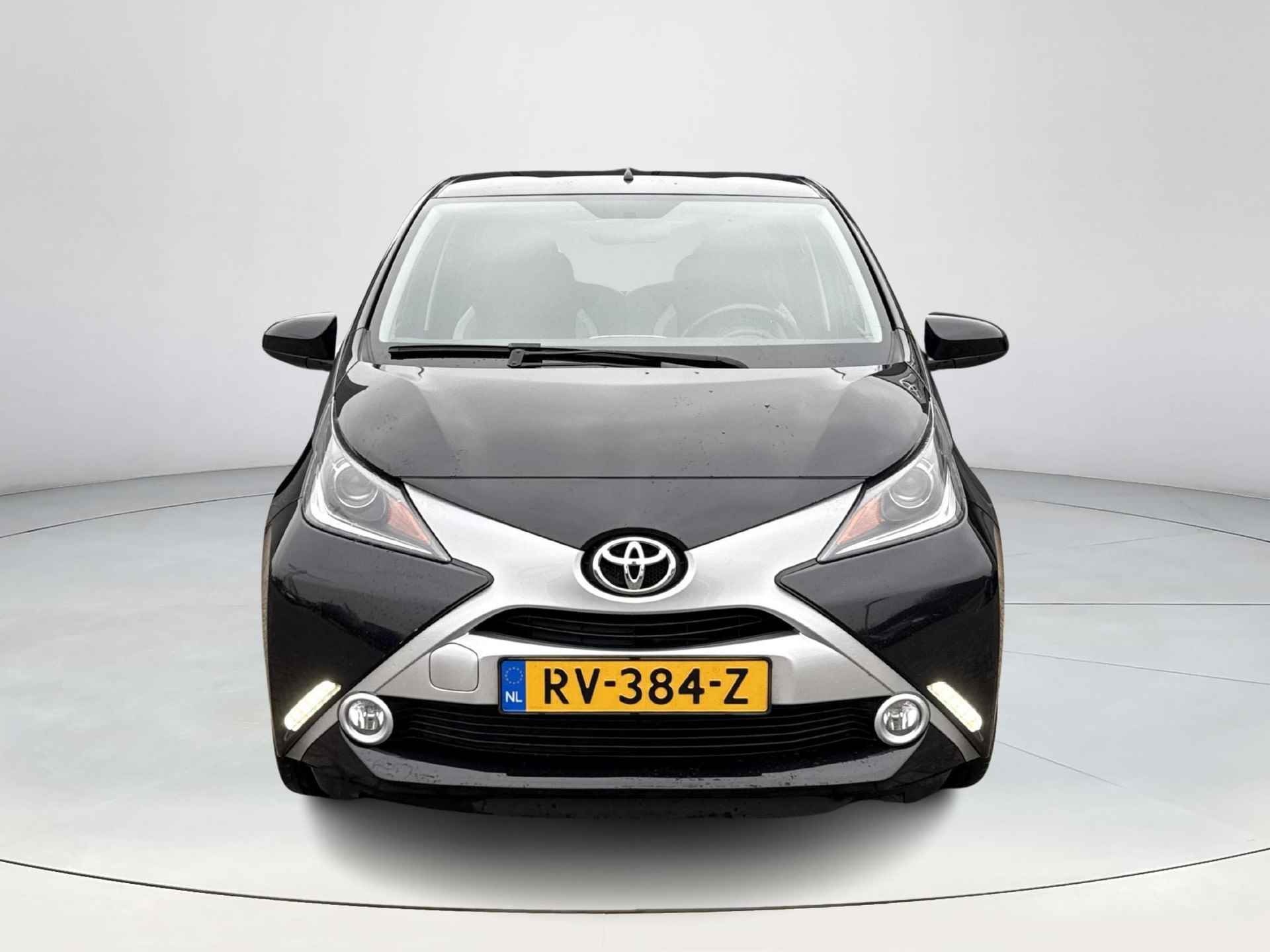 Toyota Aygo 1.0 VVT-i x-play **PARKEERCAMERA/ AIRCO/ BLUETOOTH** - 5/31