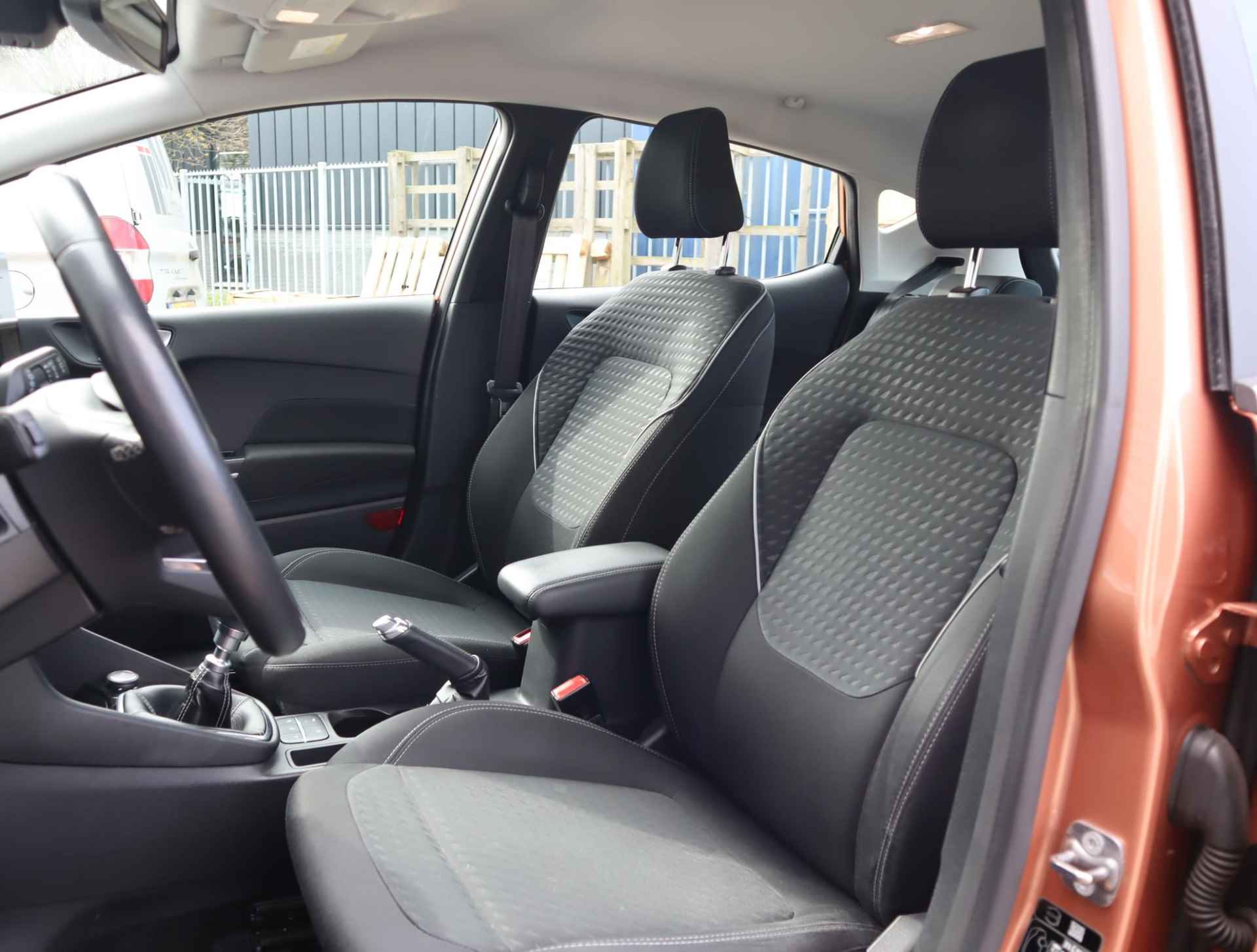 Ford Fiesta 1.0 EcoBoost Titanium | Trekhaak | Navigatie | Camera | B&0 | Adaptieve Cruise Control | Parkeerhulp | Voorruitverwarming - 9/49
