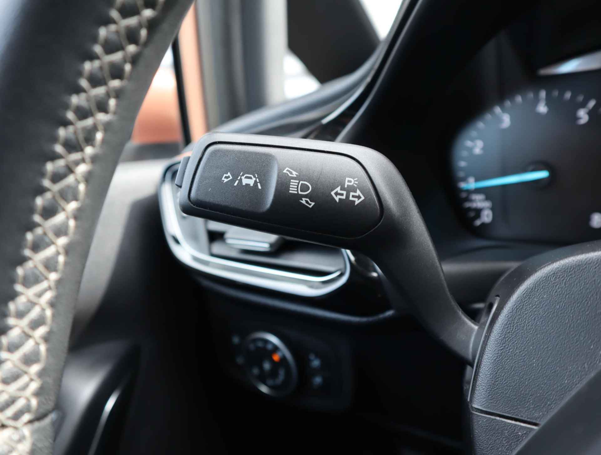 Ford Fiesta 1.0 EcoBoost Titanium | Trekhaak | Navigatie | Camera | B&0 | Adaptieve Cruise Control | Parkeerhulp | Voorruitverwarming - 12/49