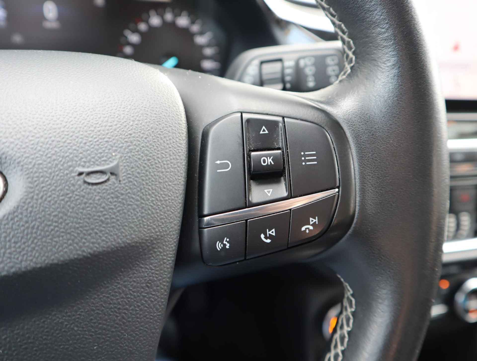 Ford Fiesta 1.0 EcoBoost Titanium | Trekhaak | Navigatie | Camera | B&0 | Adaptieve Cruise Control | Parkeerhulp | Voorruitverwarming - 13/49