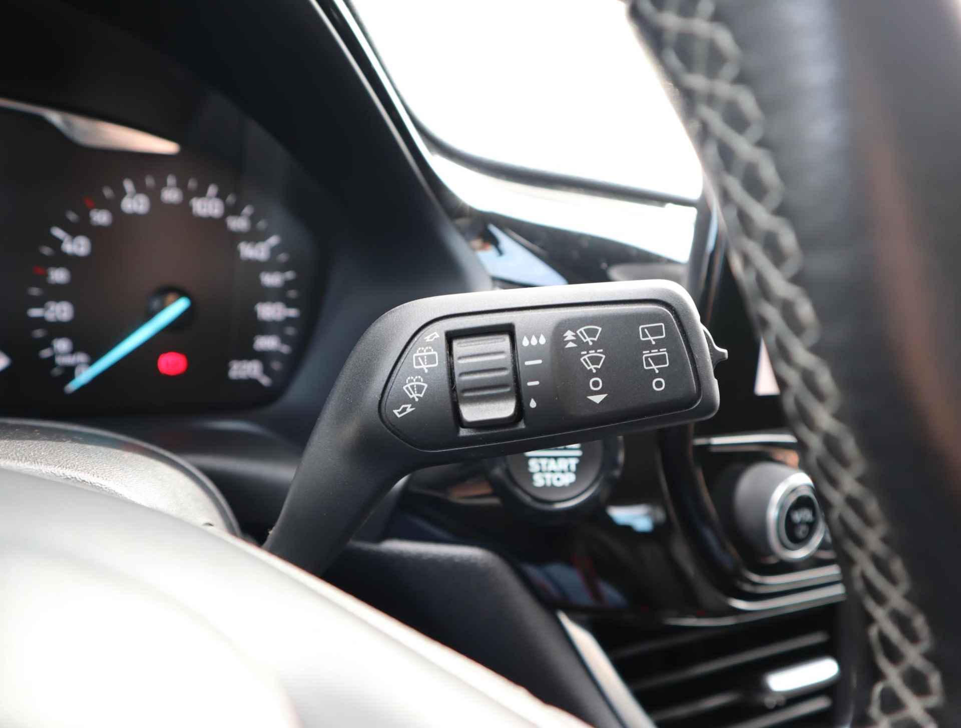Ford Fiesta 1.0 EcoBoost Titanium | Trekhaak | Navigatie | Camera | B&0 | Adaptieve Cruise Control | Parkeerhulp | Voorruitverwarming - 14/49