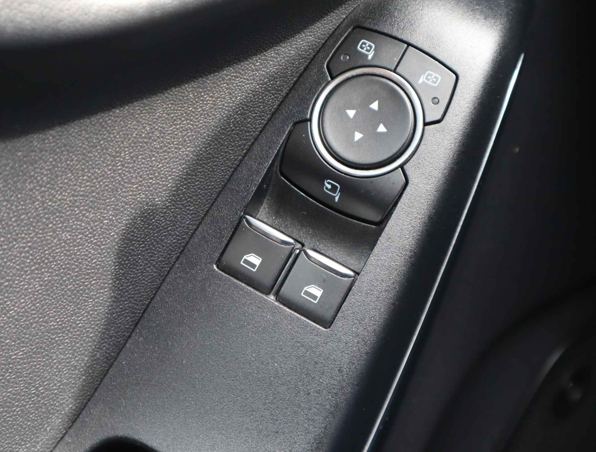 Ford Fiesta 1.0 EcoBoost Titanium | Trekhaak | Navigatie | Camera | B&0 | Adaptieve Cruise Control | Parkeerhulp | Voorruitverwarming - 16/49