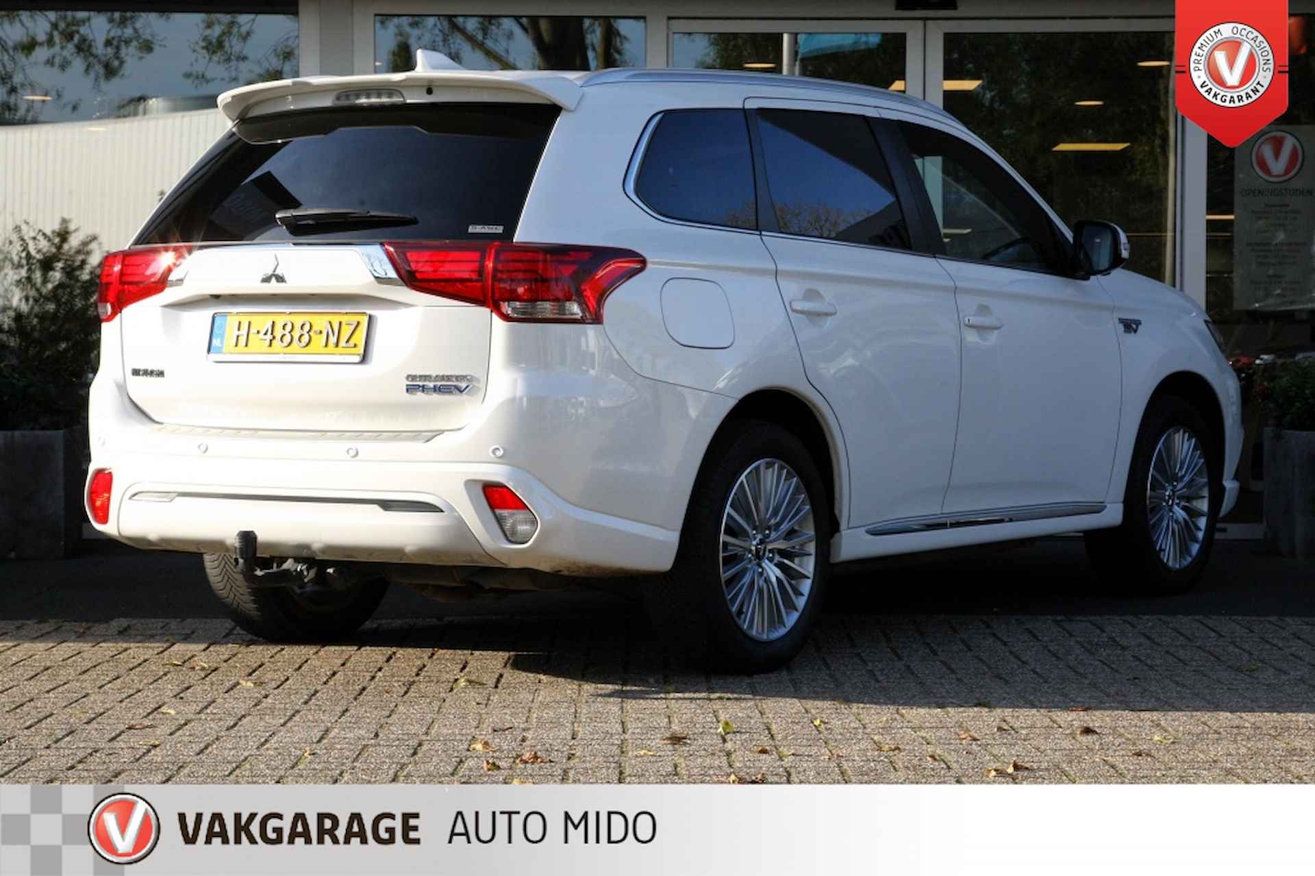 Mitsubishi Outlander 2.4 PHEV Instyle 4WD -Trekhaak afneembaar- - 2/60