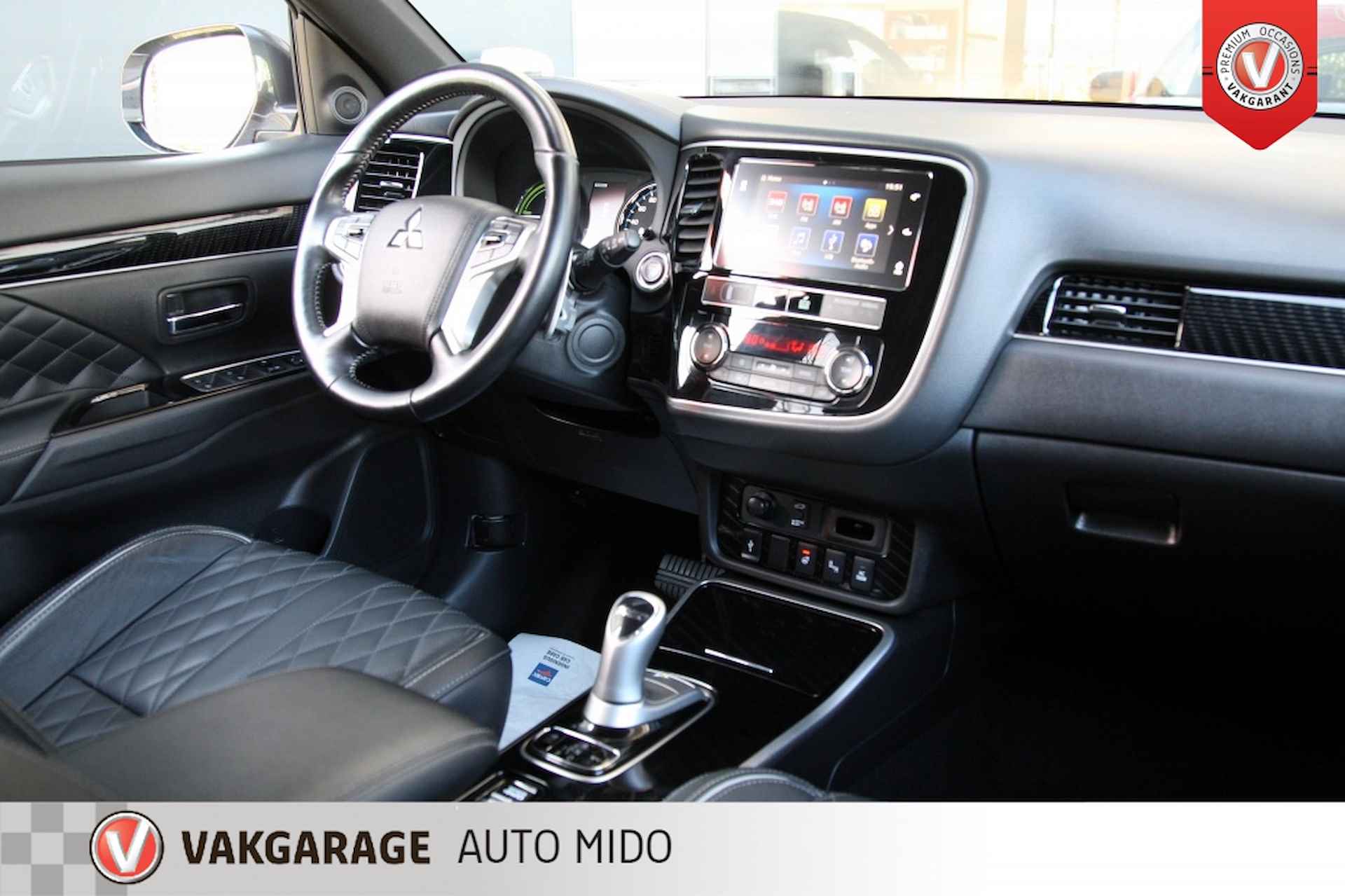 Mitsubishi Outlander 2.4 PHEV Instyle 4WD -Trekhaak afneembaar- - 3/60