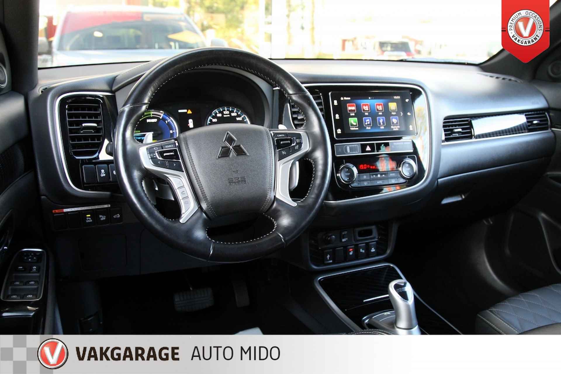 Mitsubishi Outlander 2.4 PHEV Instyle 4WD -Trekhaak afneembaar- - 48/60