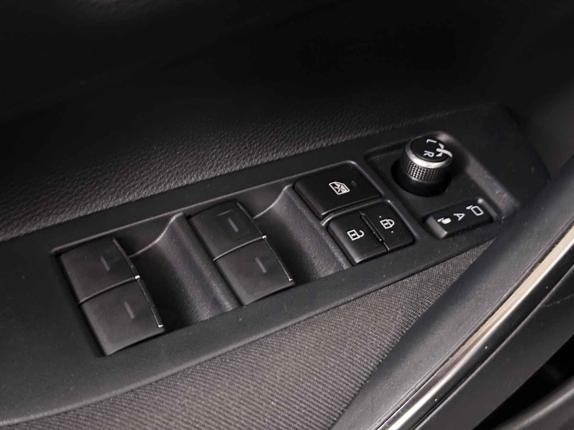Toyota Corolla 1.2 Turbo Dynamic 116pk | Adaptive Cruise | LED Koplampen | Keyless | Navi | DAB | Apple Carplay | - 19/34