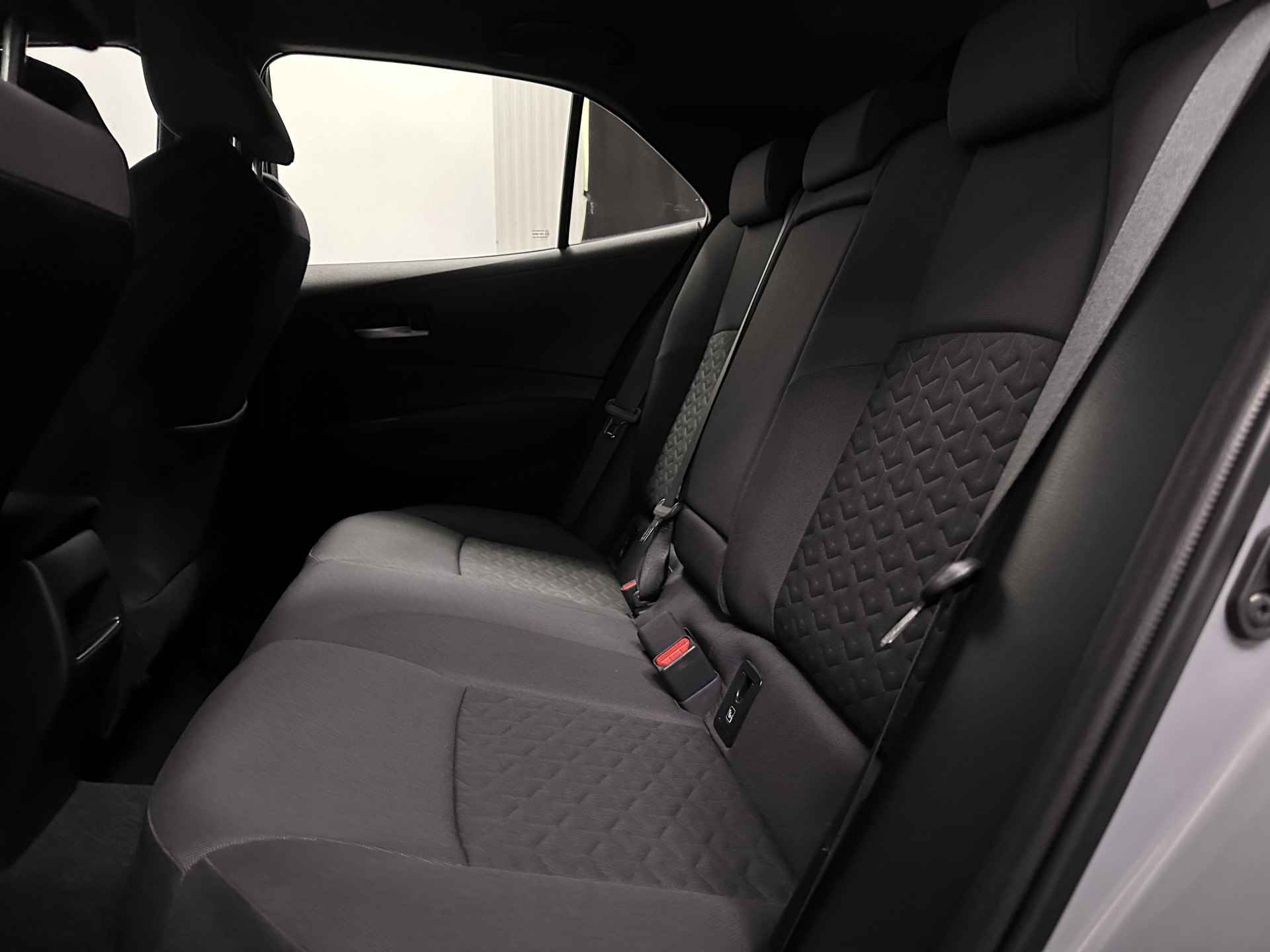 Toyota Corolla 1.2 Turbo Dynamic 116pk | Adaptive Cruise | LED Koplampen | Keyless | Navi | DAB | Apple Carplay | - 20/34