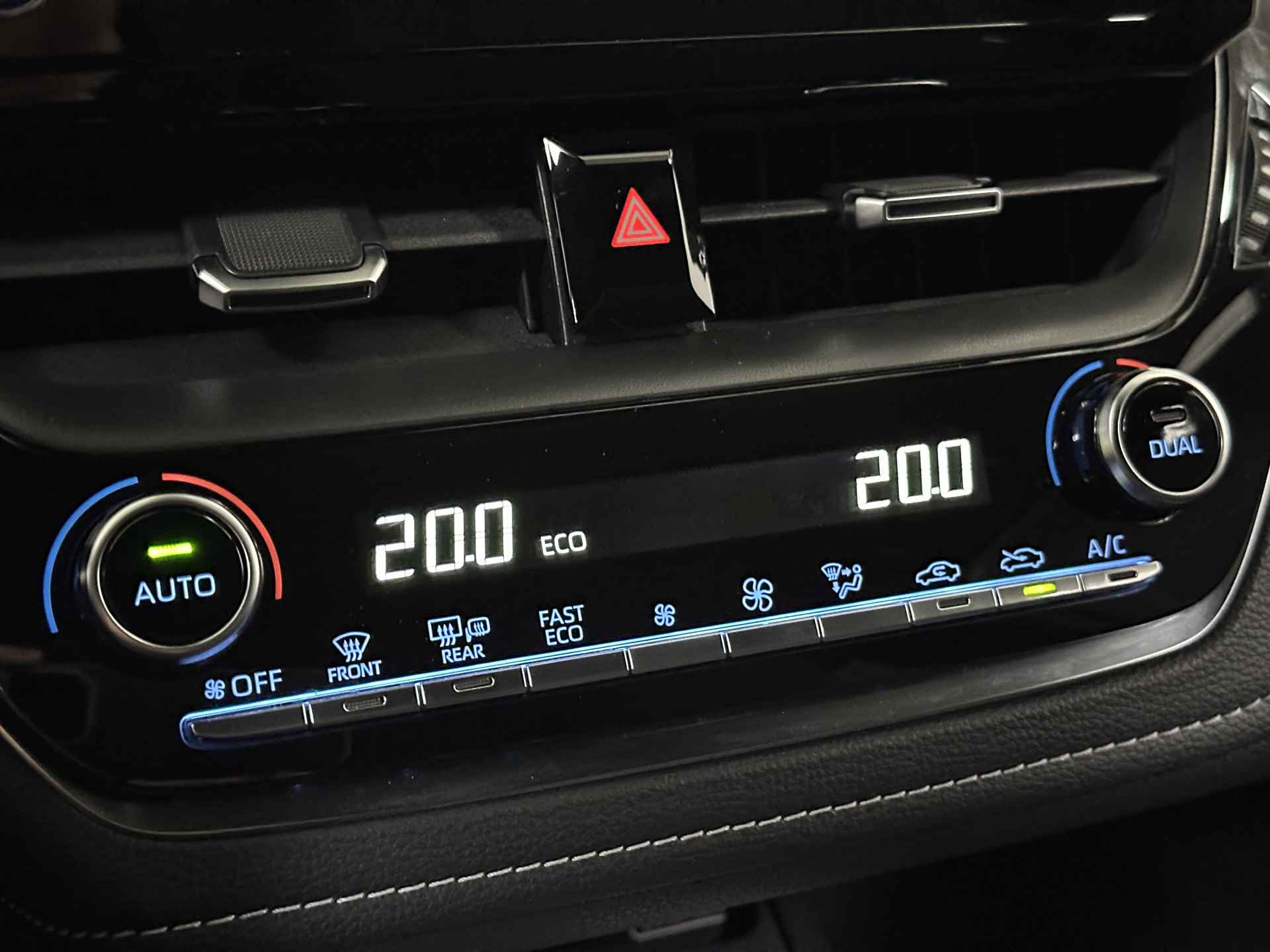 Toyota Corolla 1.2 Turbo Dynamic 116pk | Adaptive Cruise | LED Koplampen | Keyless | Navi | DAB | Apple Carplay | - 24/34