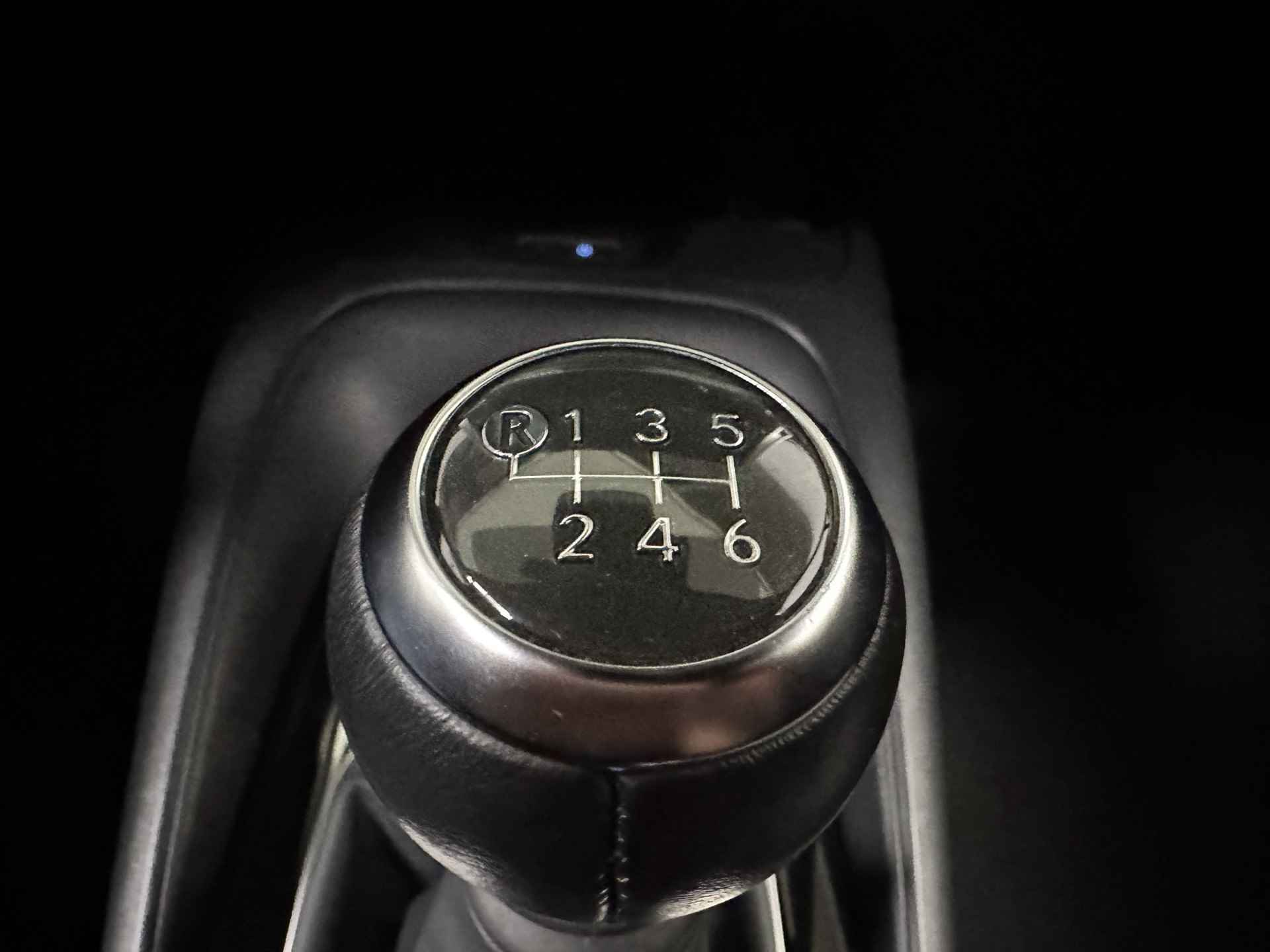 Toyota Corolla 1.2 Turbo Dynamic 116pk | Adaptive Cruise | LED Koplampen | Keyless | Navi | DAB | Apple Carplay | - 26/34