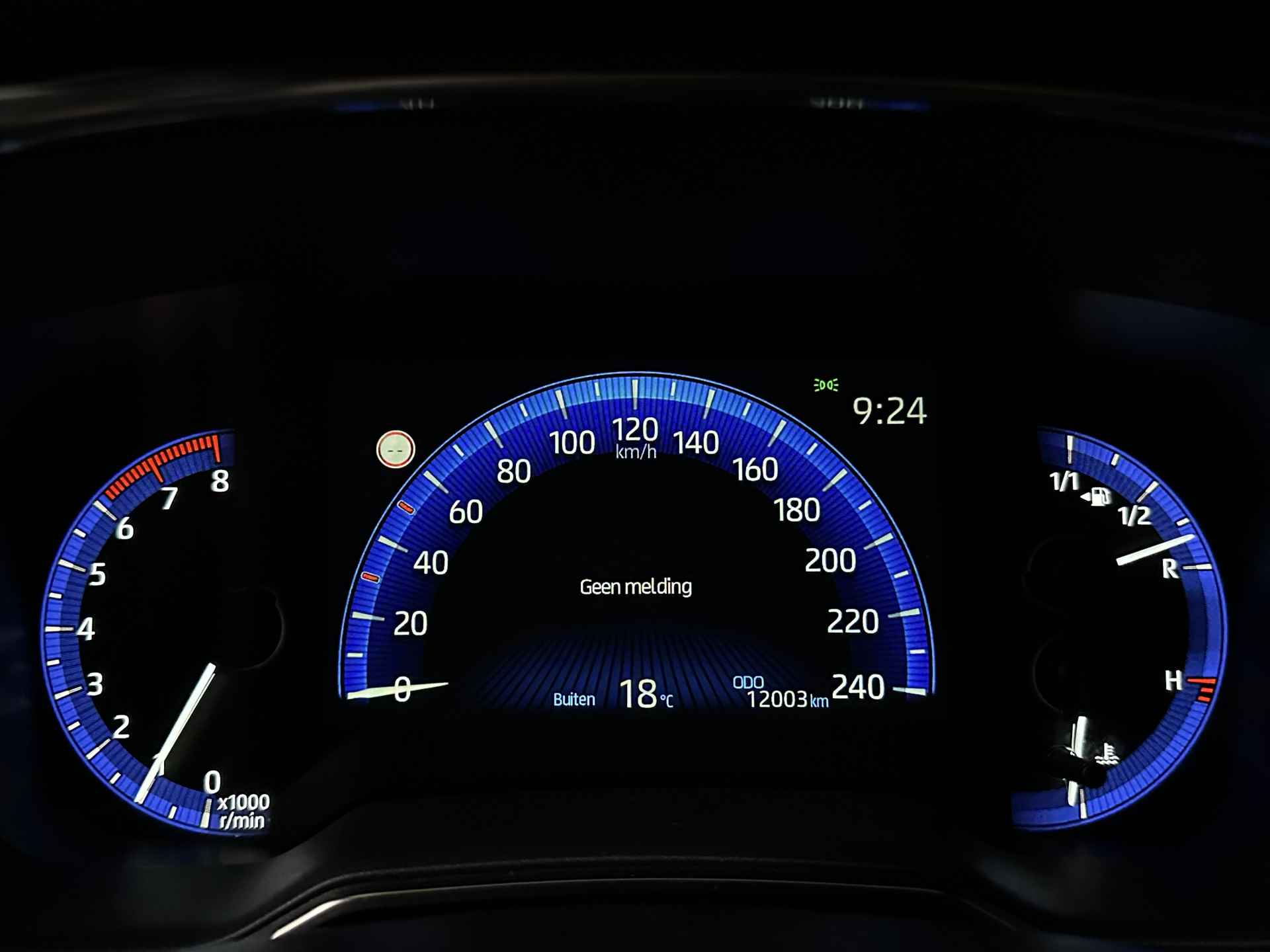 Toyota Corolla 1.2 Turbo Dynamic 116pk | Adaptive Cruise | LED Koplampen | Keyless | Navi | DAB | Apple Carplay | - 29/34