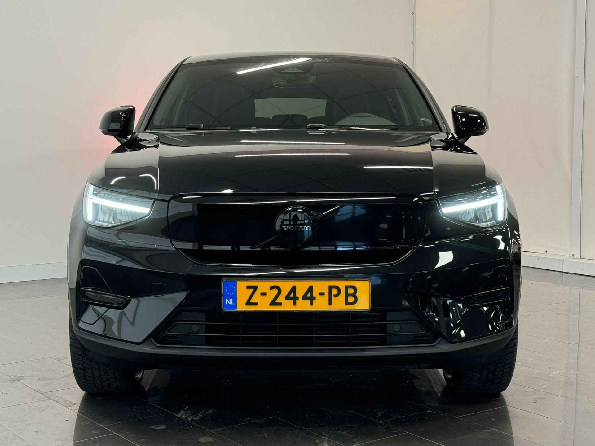 Volvo C40 Single Motor Extended Range Plus 82 kWh | Black pack | 20" wielen | Getint glas | Leder | - 35/41